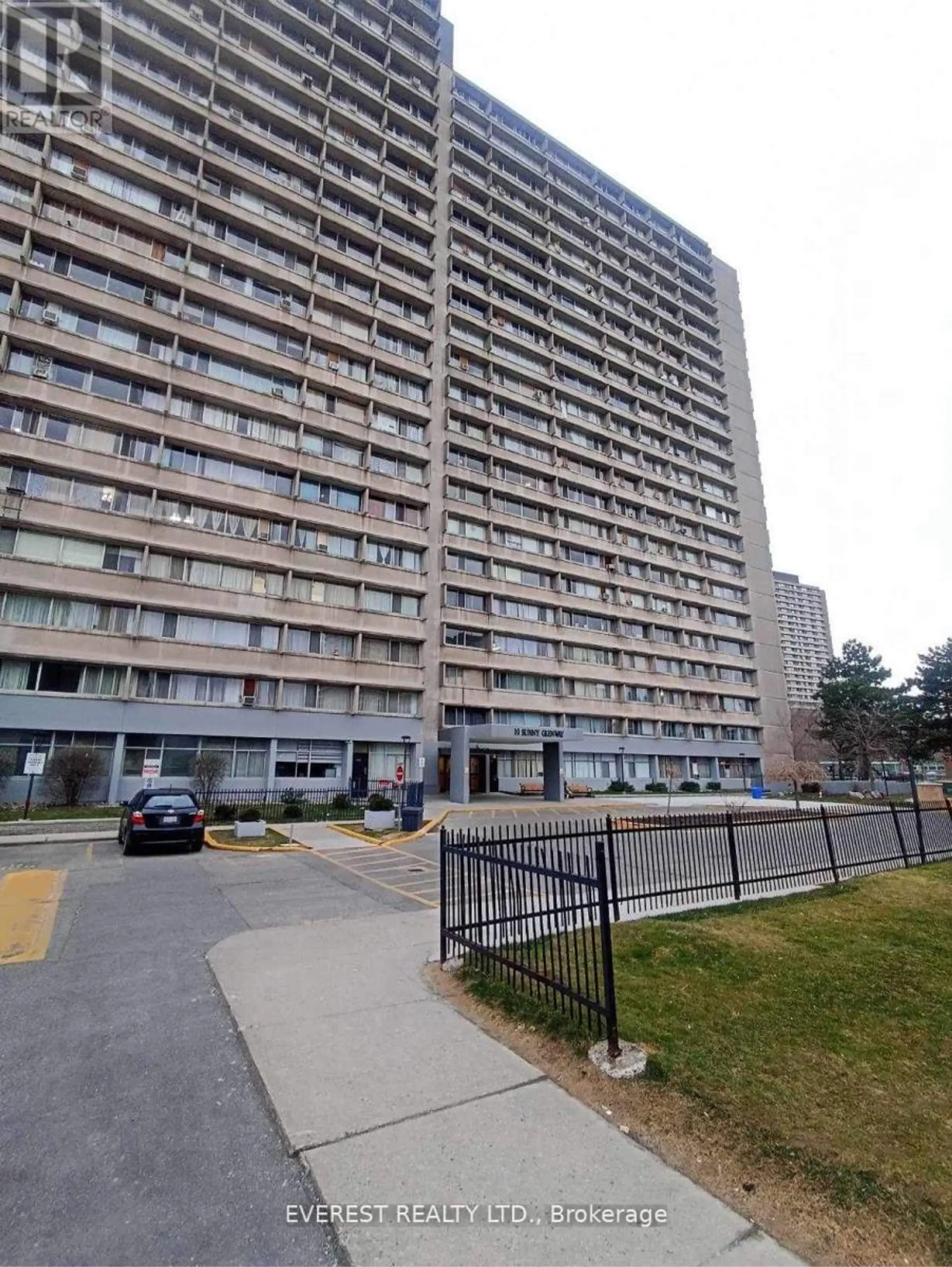 #1406 10 SUNNY GLENWAY - Image 1