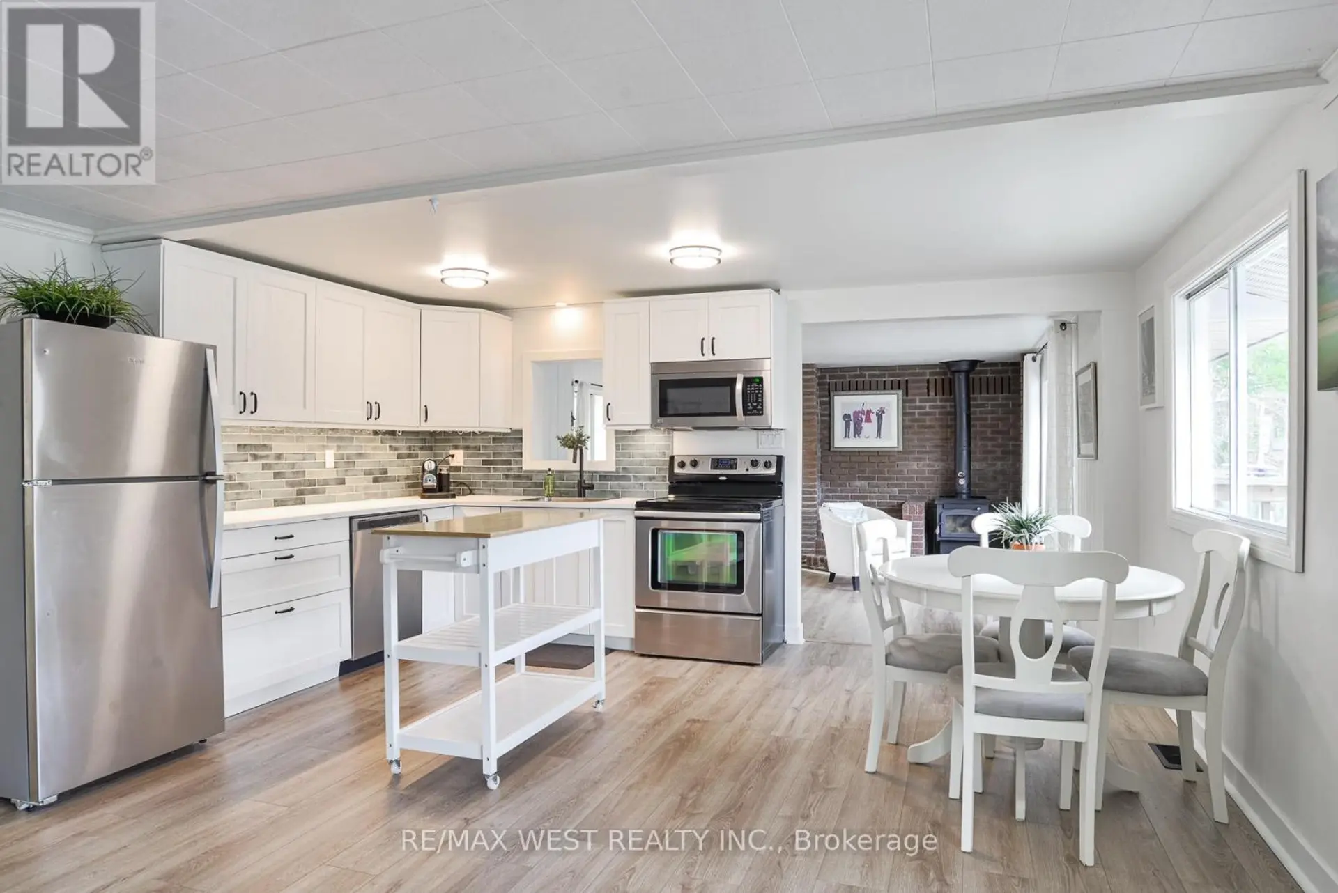 8060 OAKRIDGE DRIVE - Image 5