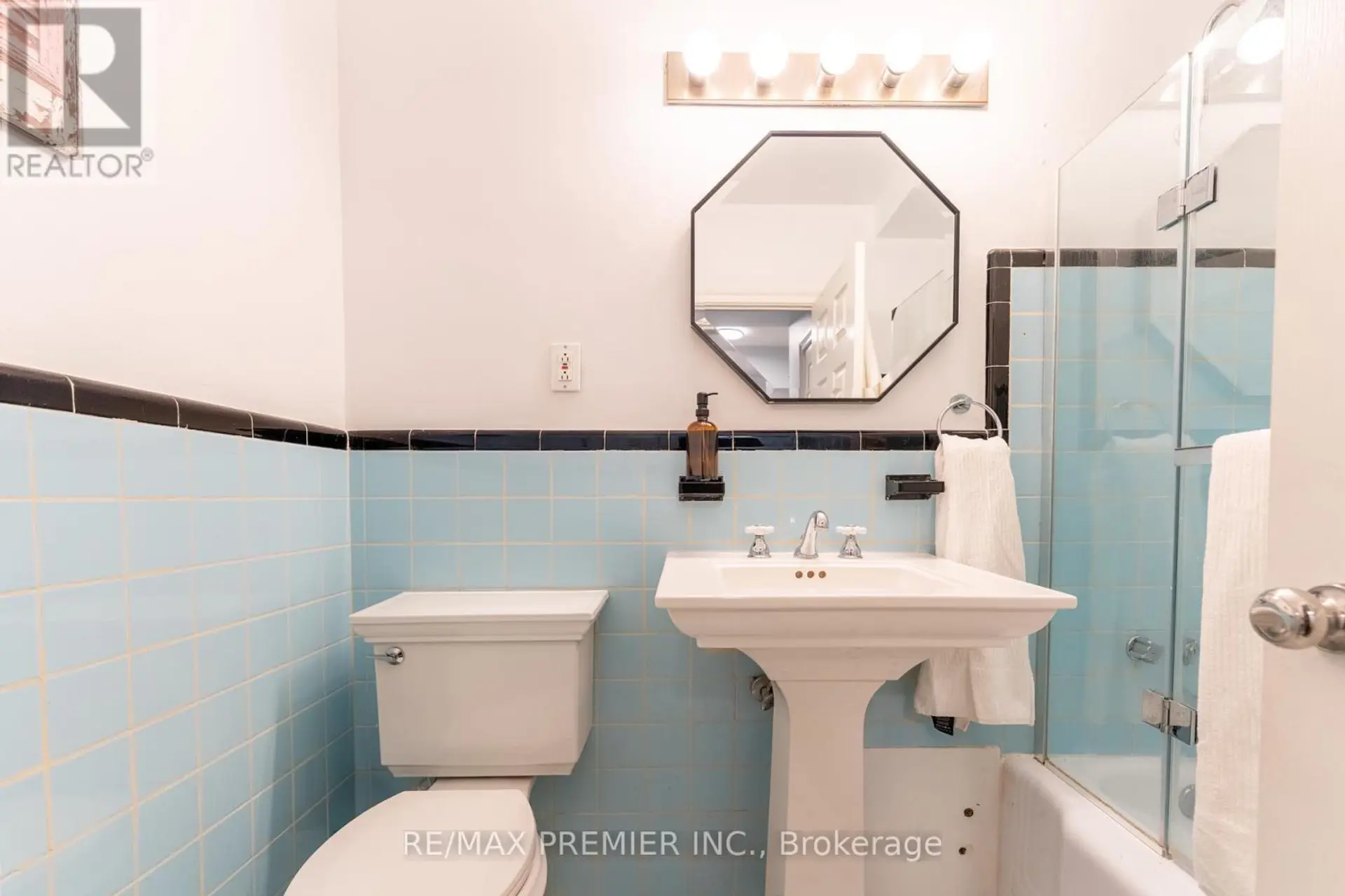 #612 660 EGLINTON AVENUE W - Image 13