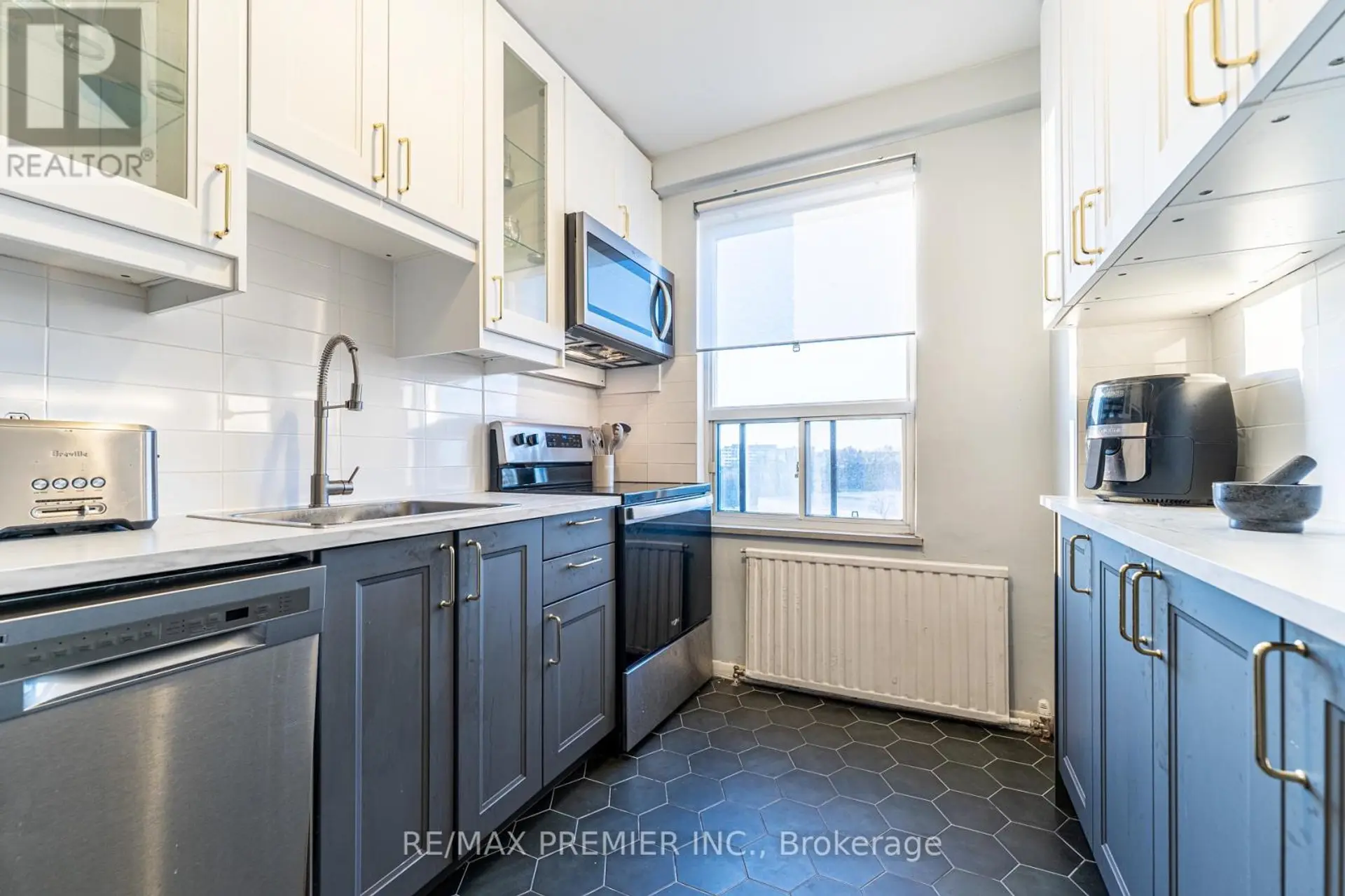 #612 660 EGLINTON AVENUE W - Image 5