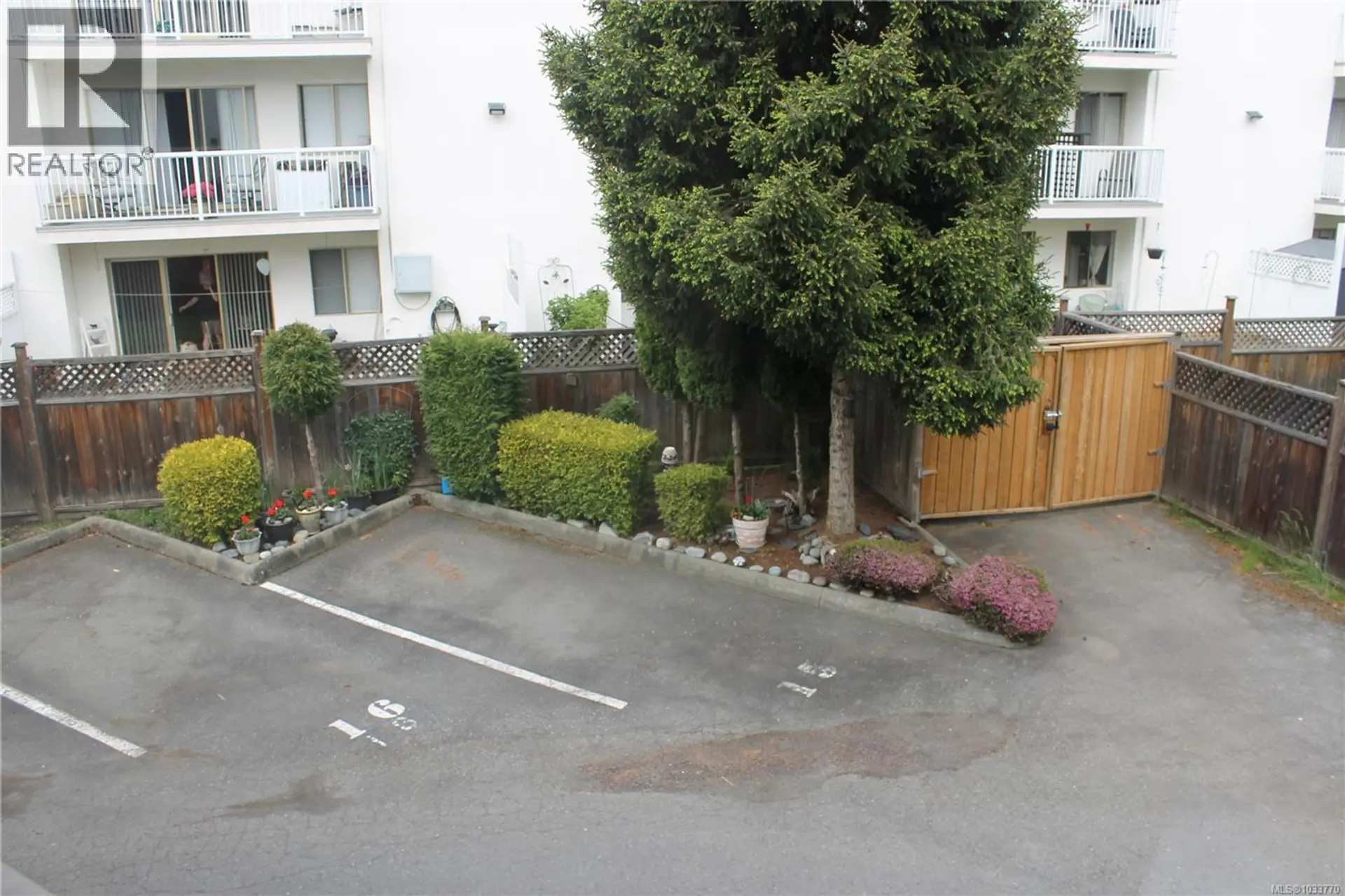 #203 300 Bundock Ave - Image 16