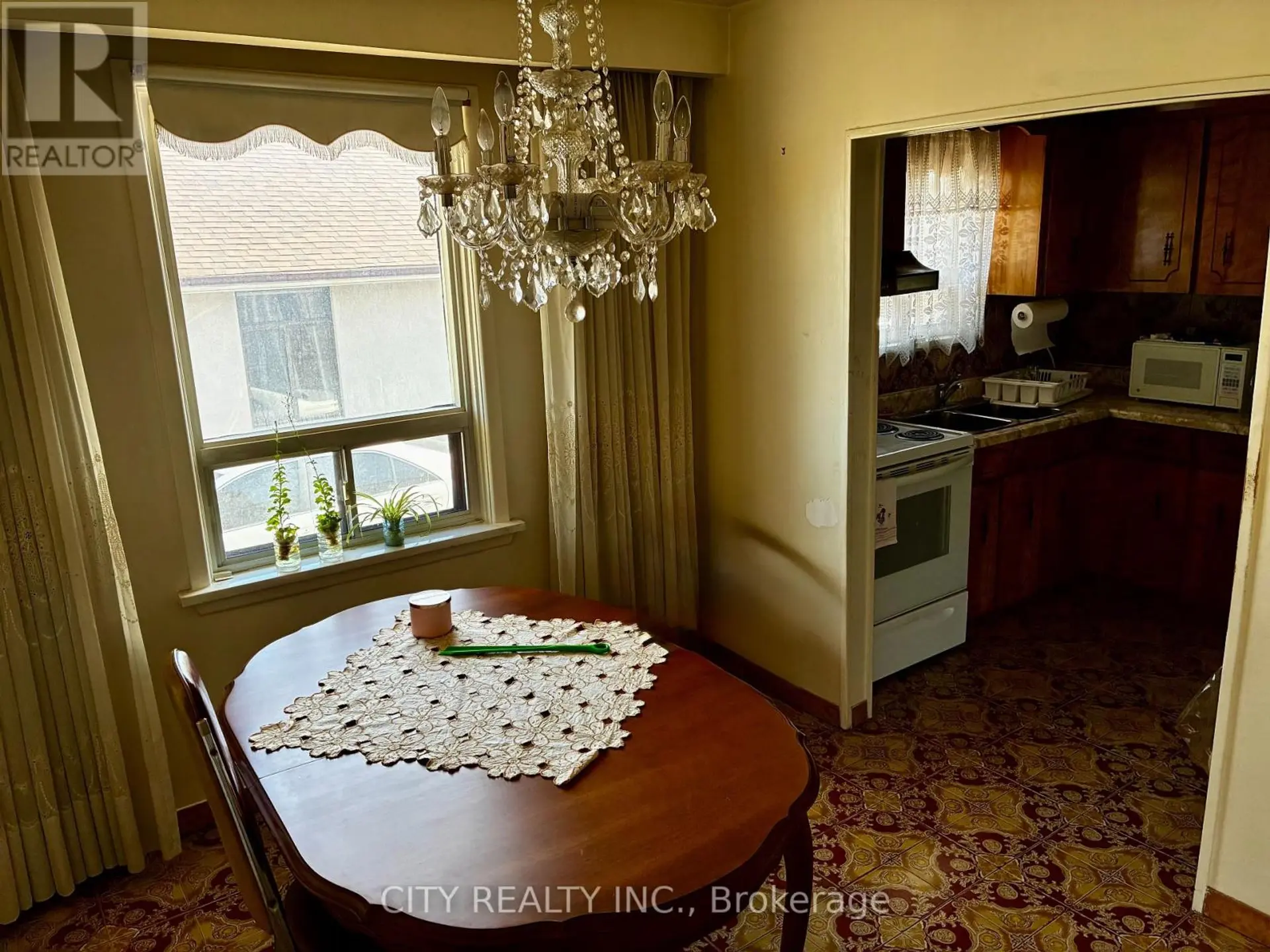 40 MONTANA AVENUE - Image 8