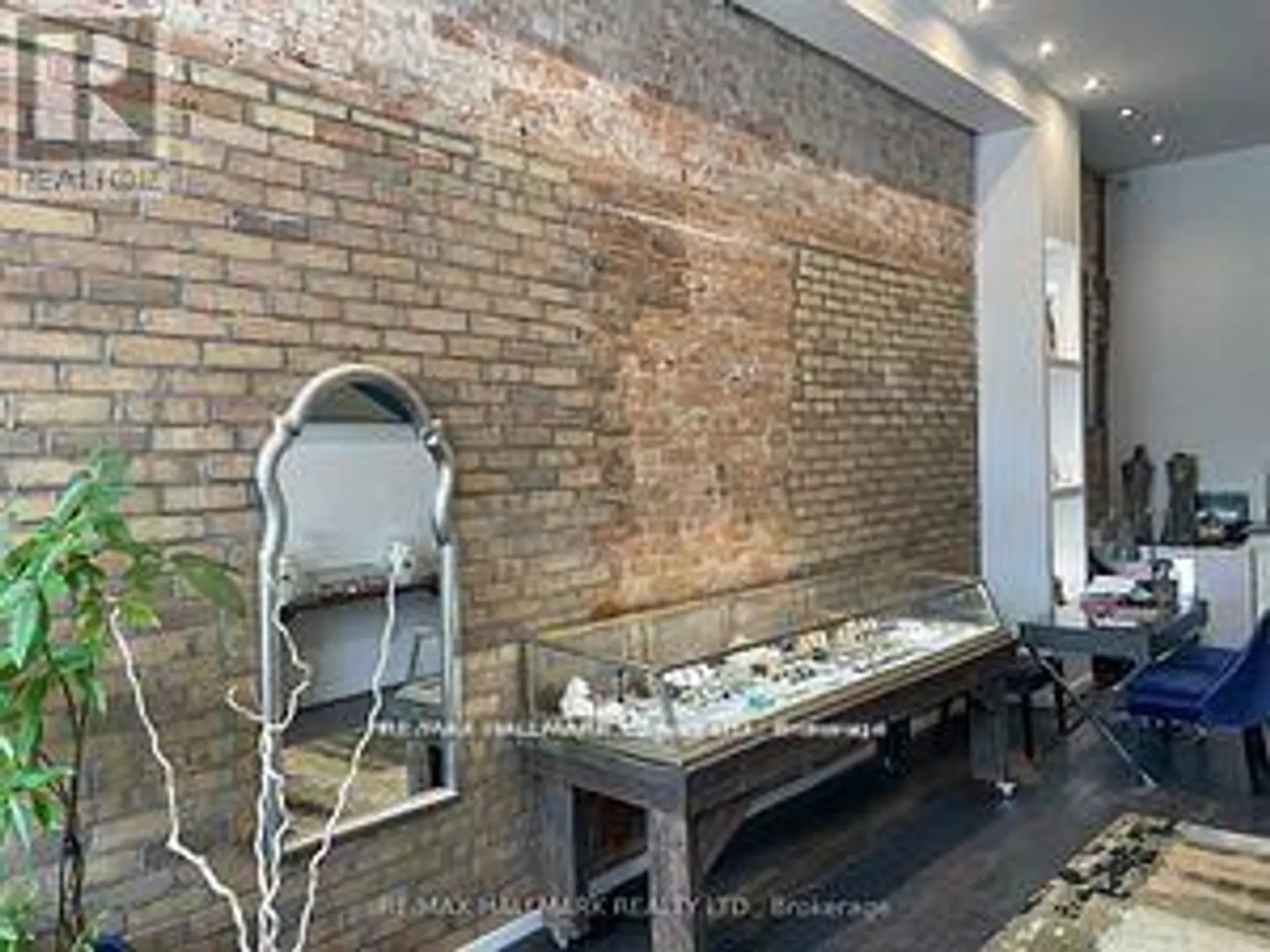 173 QUEEN STREET E - Image 3
