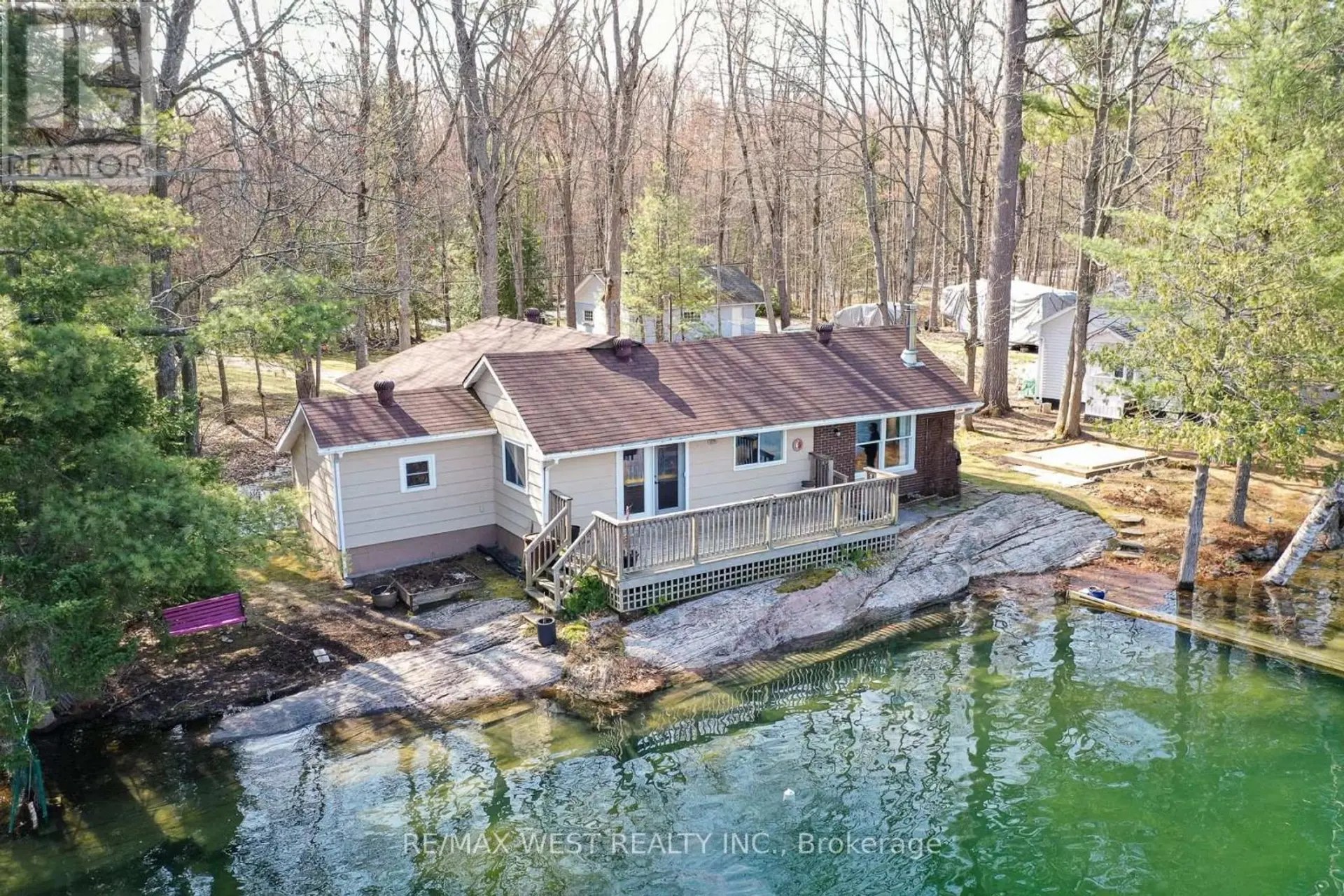 8060 OAKRIDGE DRIVE - Image 2