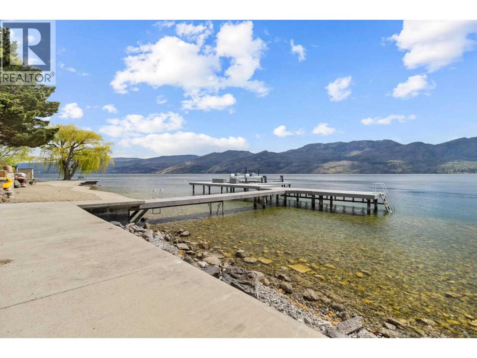 #100 3050 Seclusion Bay Road - Image 10