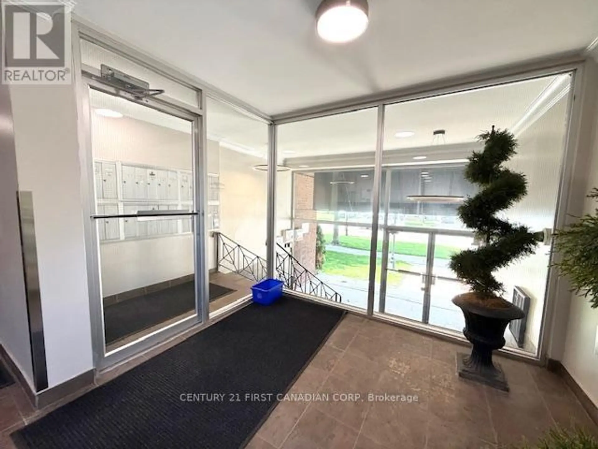 #401 570 WILLIAM STREET - Image 3