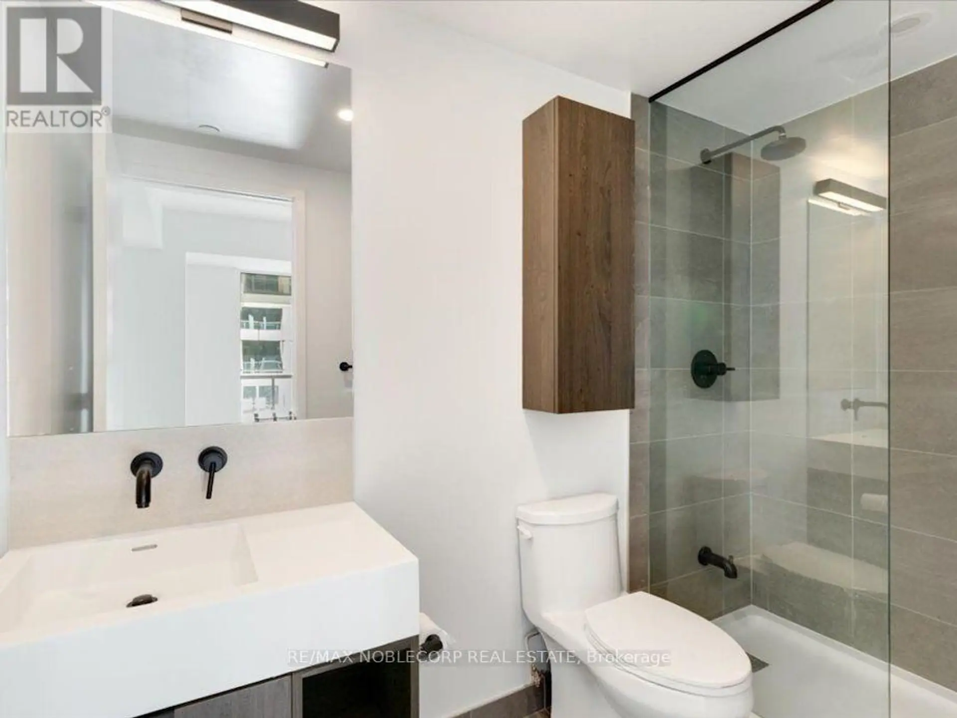 #712 108 PETER STREET - Image 14