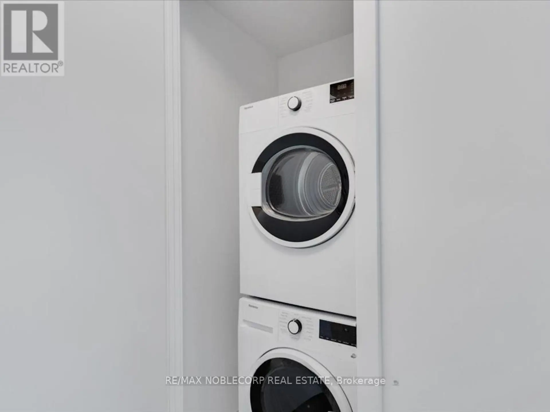 #712 108 PETER STREET - Image 15