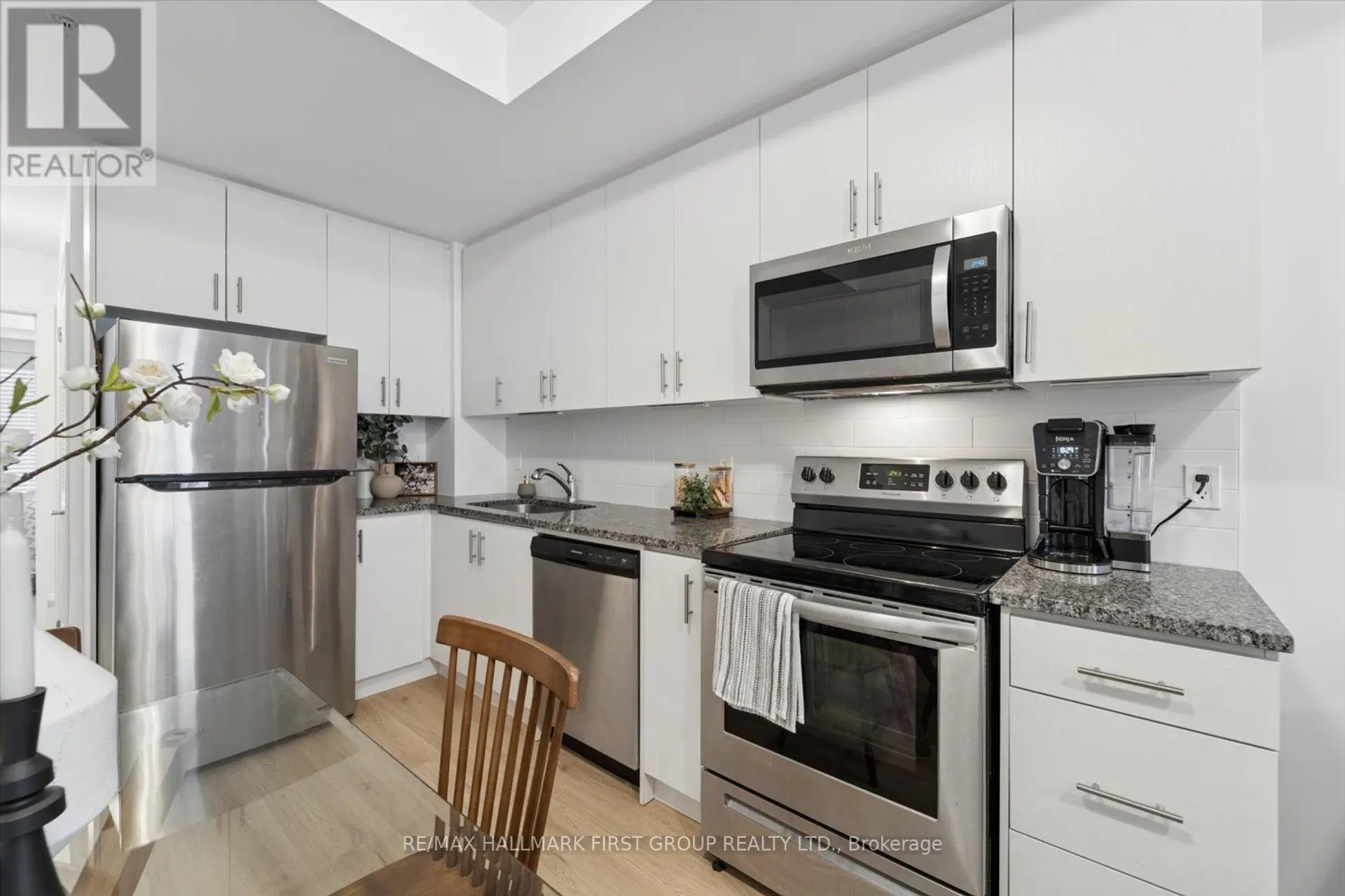 #1013 2635 WILLIAM JACKSON DRIVE - Image 9