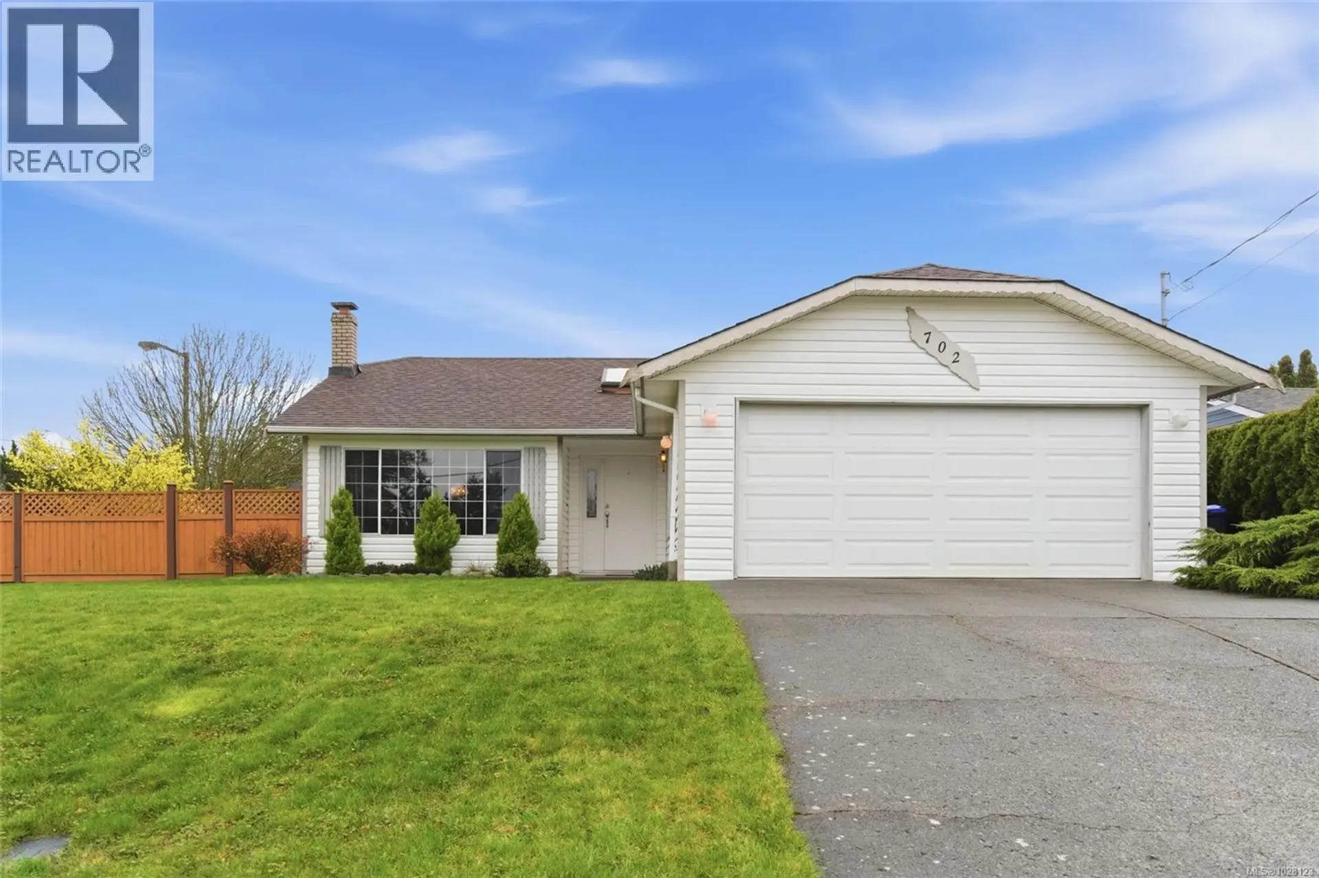 Property at 702 Forsyth Ave, Parksville, BC
