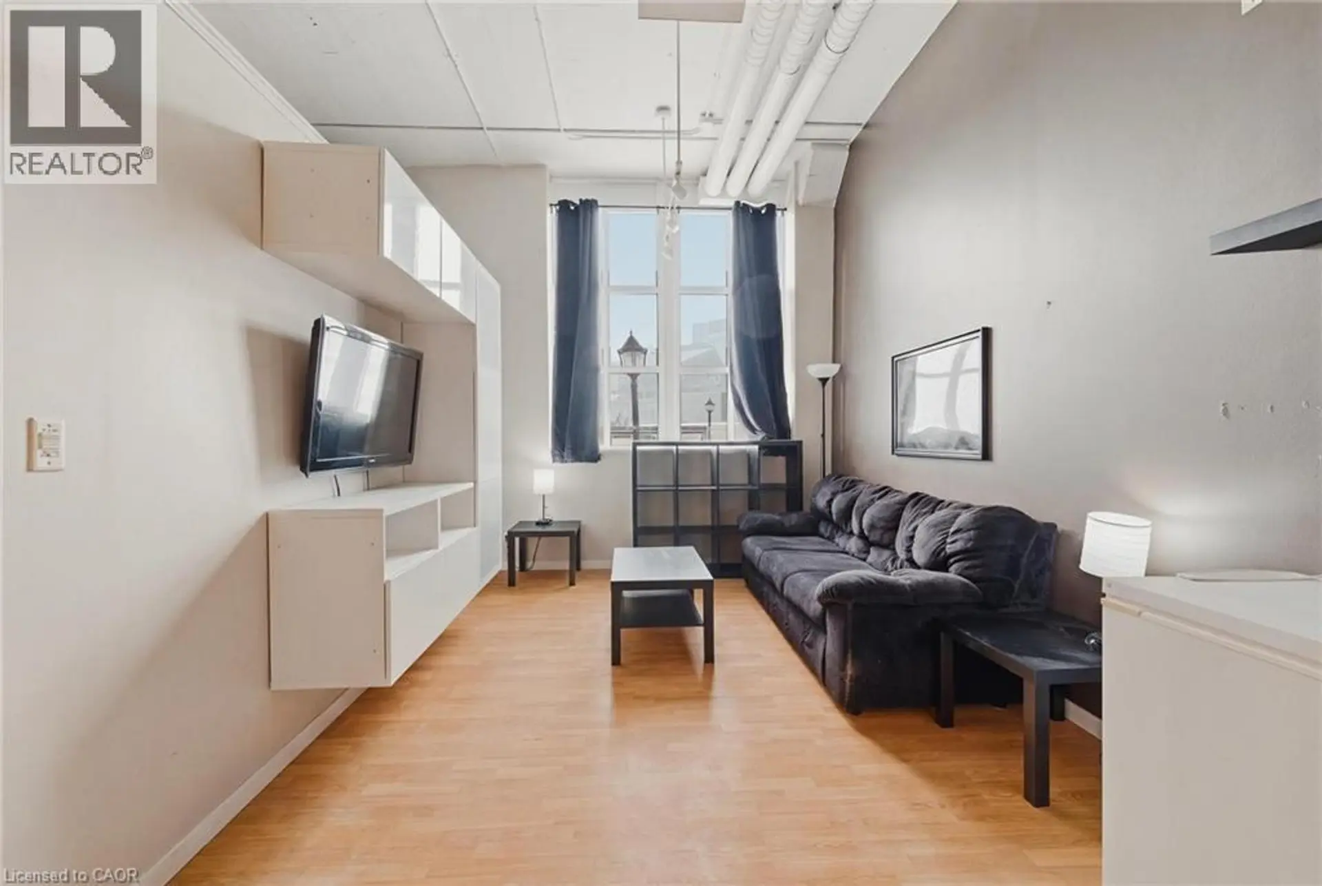 #124 410 KING Street W - Image 4