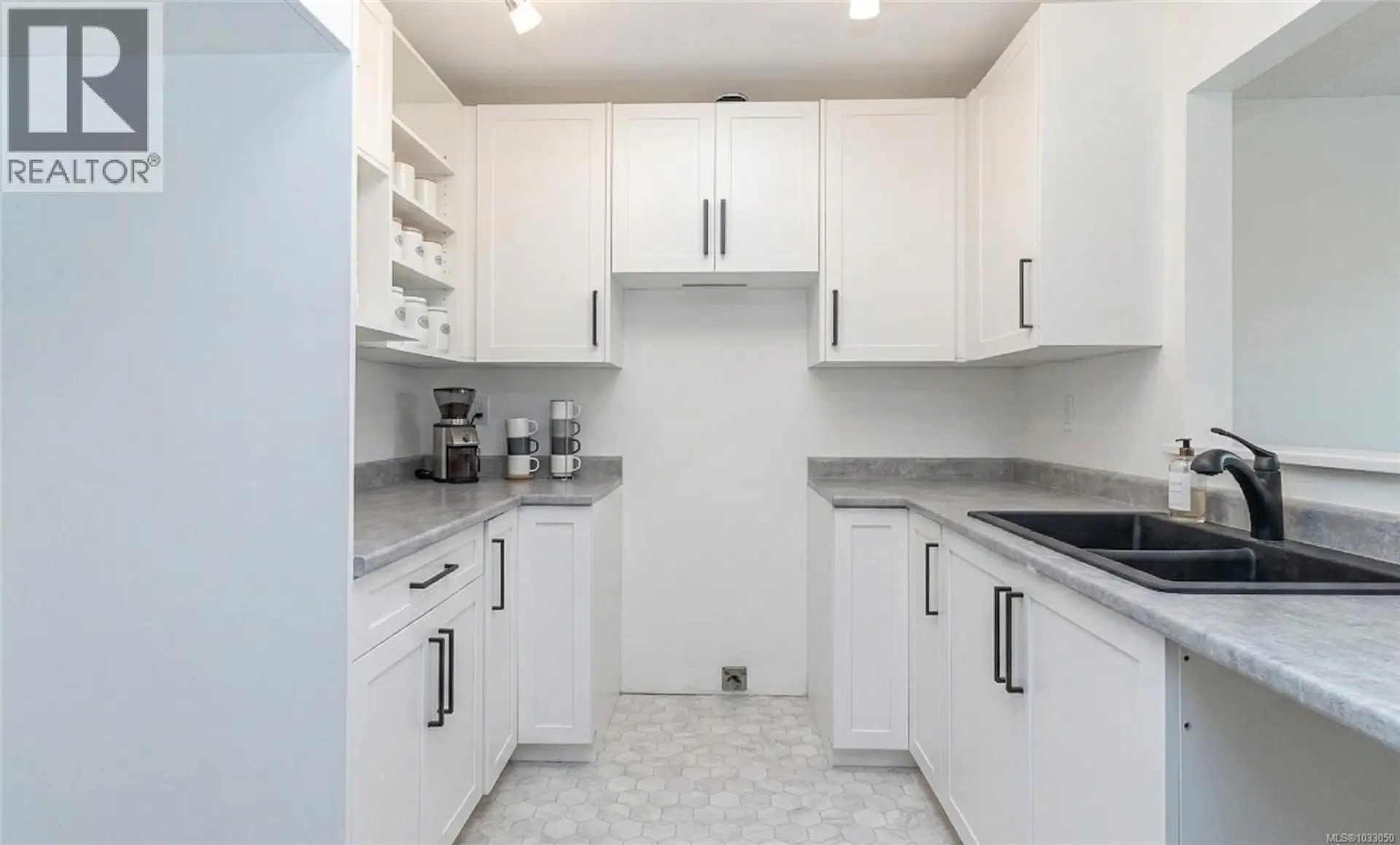 Property at #402 832 Fisgard St, Victoria, BC