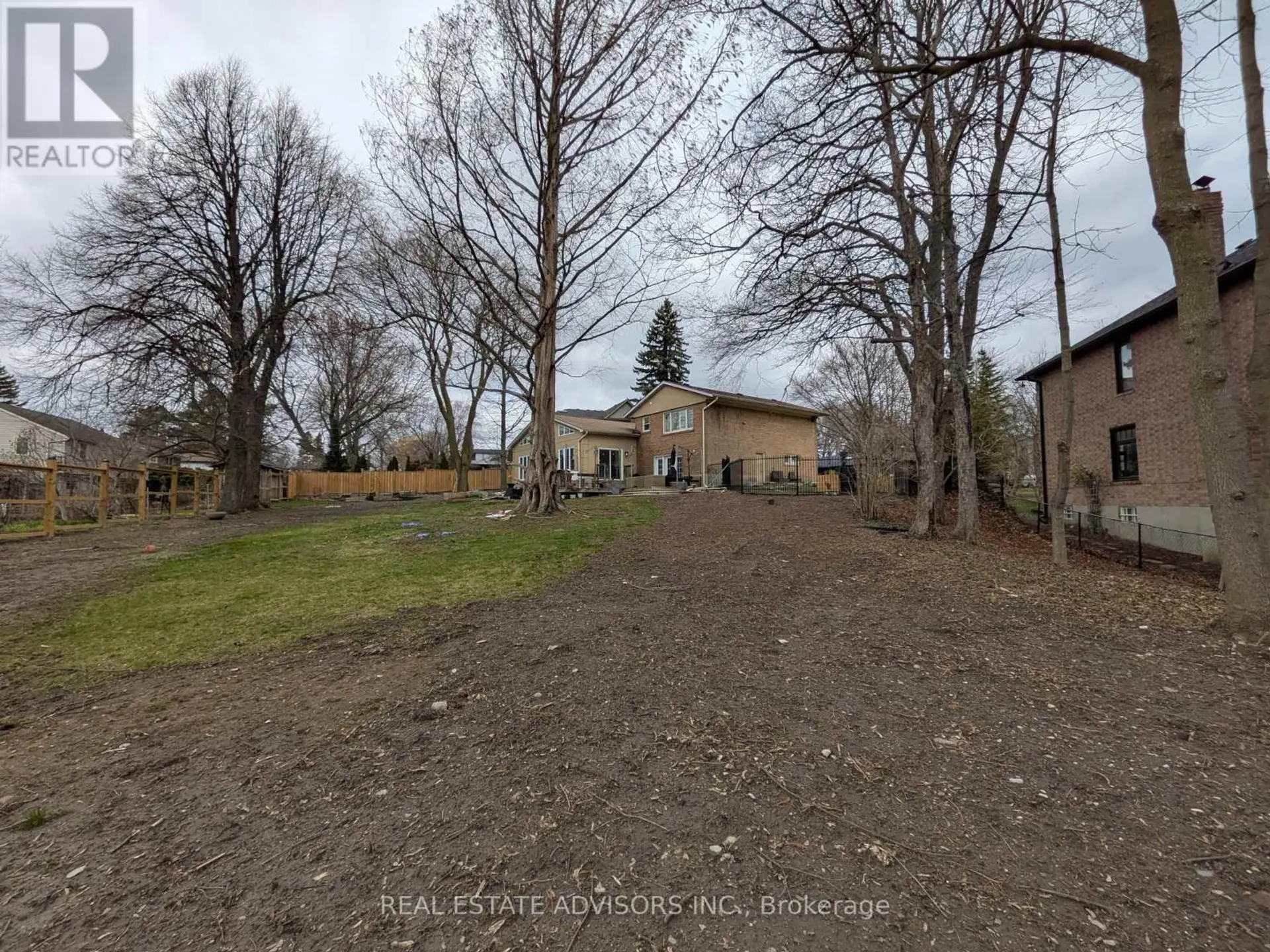 1 LAKEHILL CRESCENT - Image 18