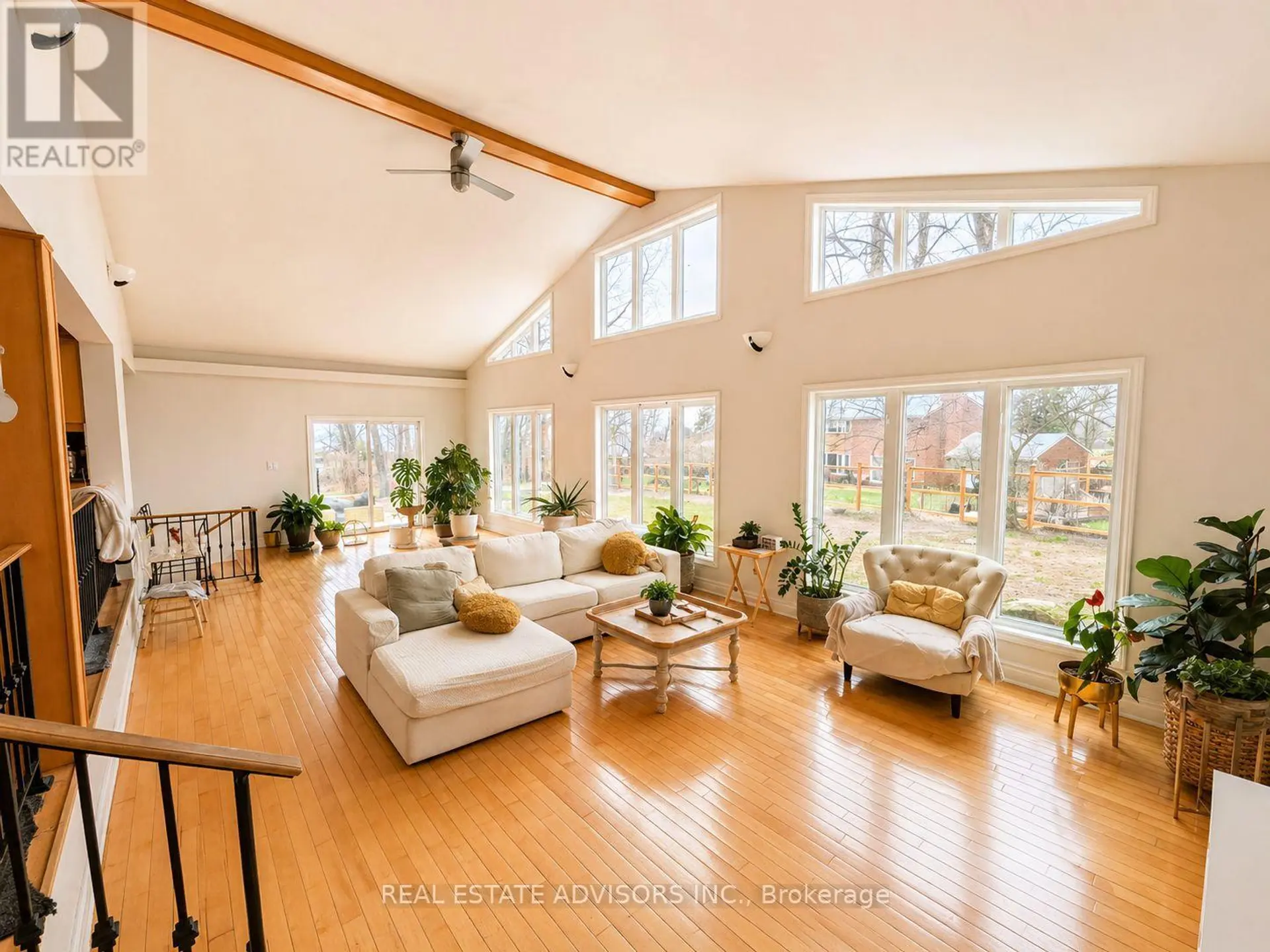 1 LAKEHILL CRESCENT - Image 4
