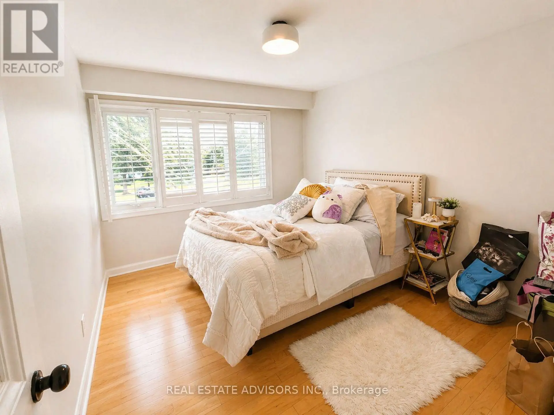 1 LAKEHILL CRESCENT - Image 5