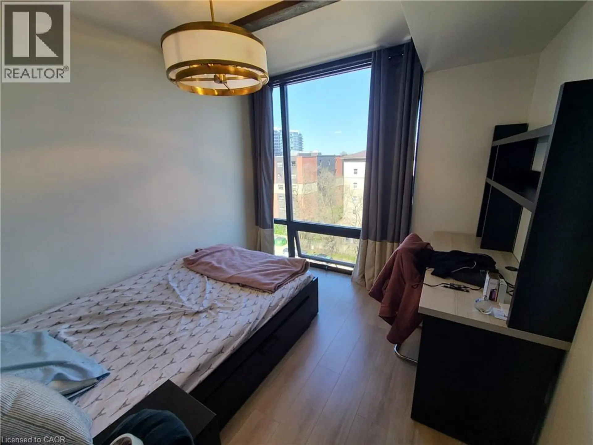 #725 145 COLUMBIA Street W - Image 3