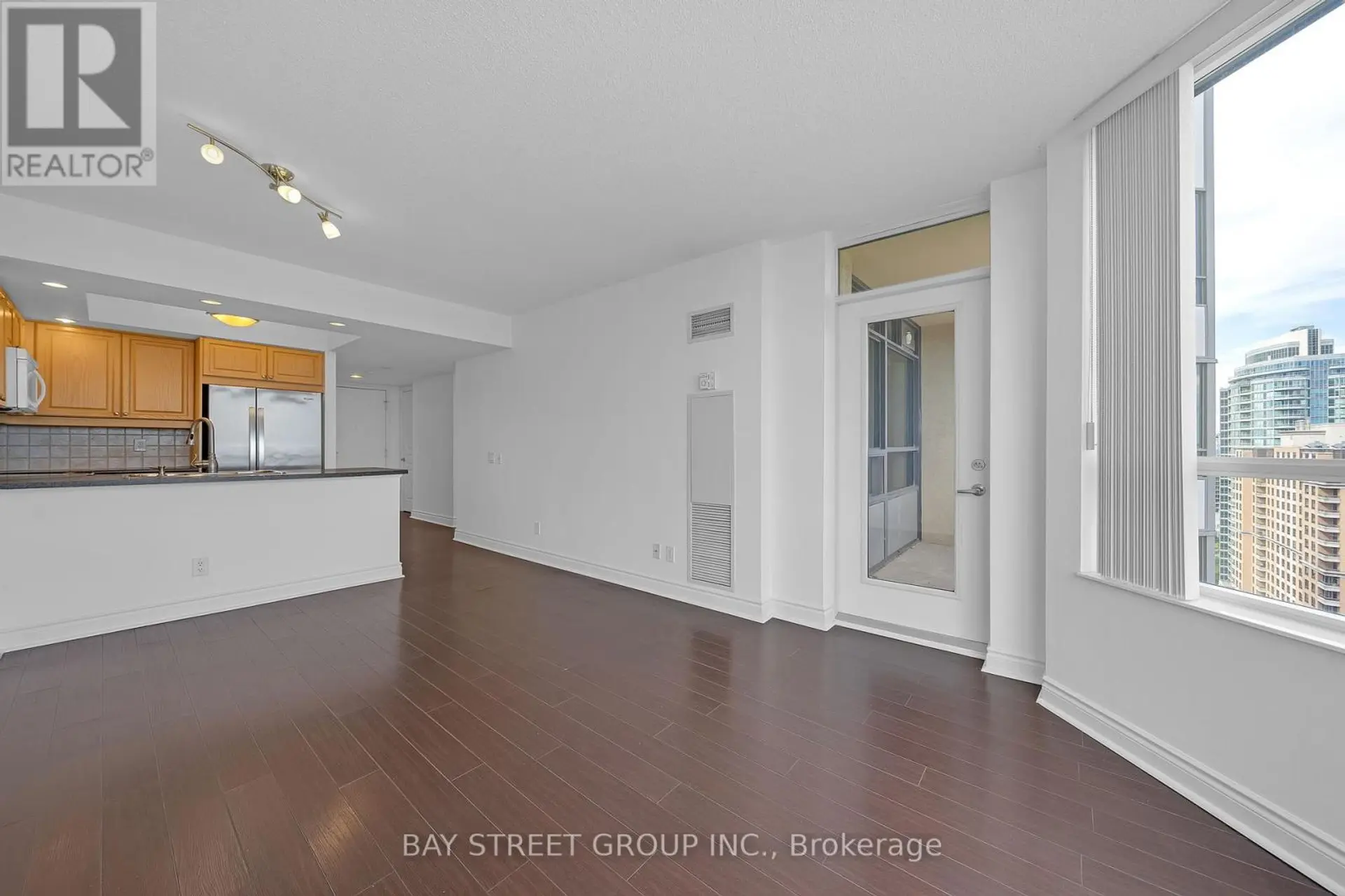 #2321 15 NORTHTOWN WAY - Image 12