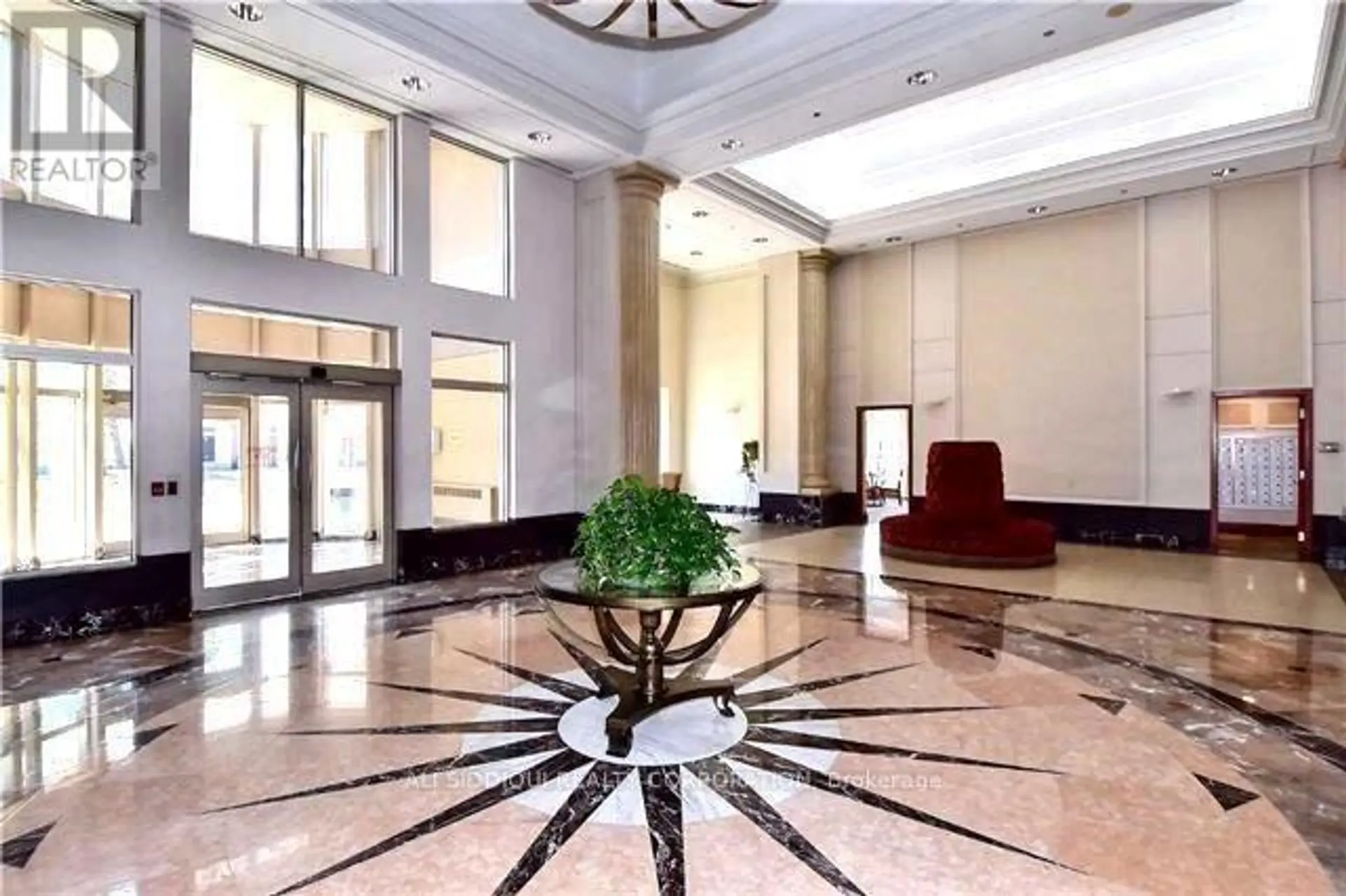 #1513 8 LEE CENTRE DRIVE - Image 14