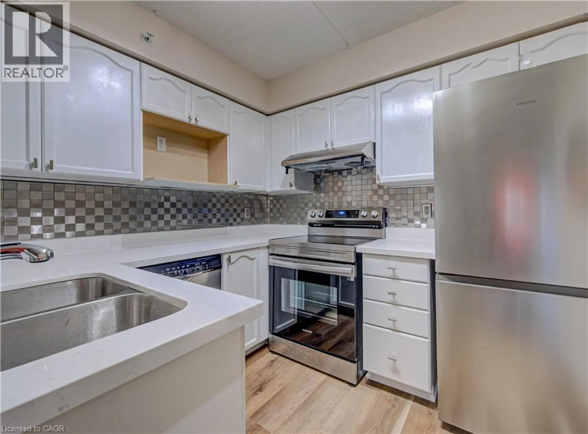 #106 1490 BISHOPS Gate - Image 10