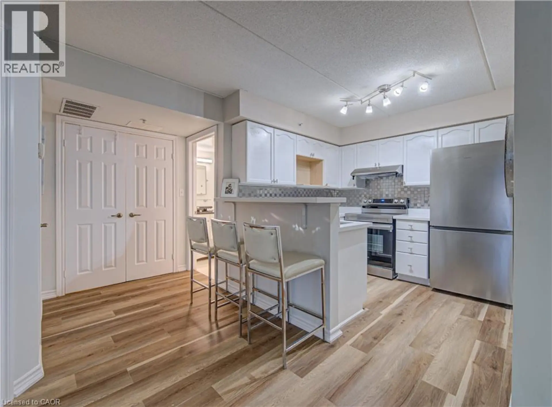 #106 1490 BISHOPS Gate - Image 8