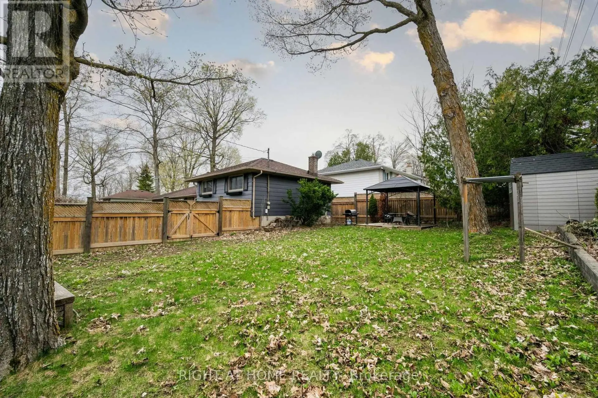 323 LINDAN AVENUE - Image 14