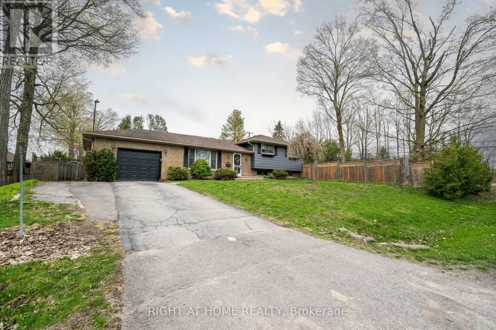 323 LINDAN AVENUE - Image 17