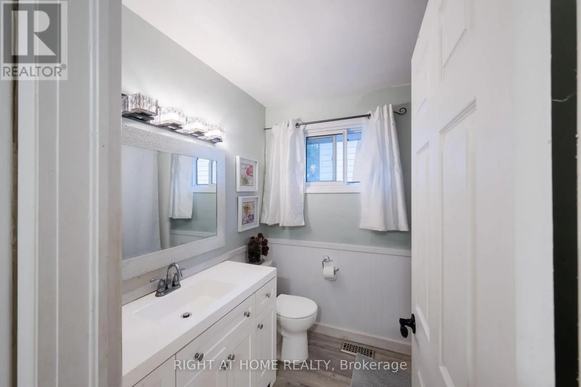 323 LINDAN AVENUE - Image 8