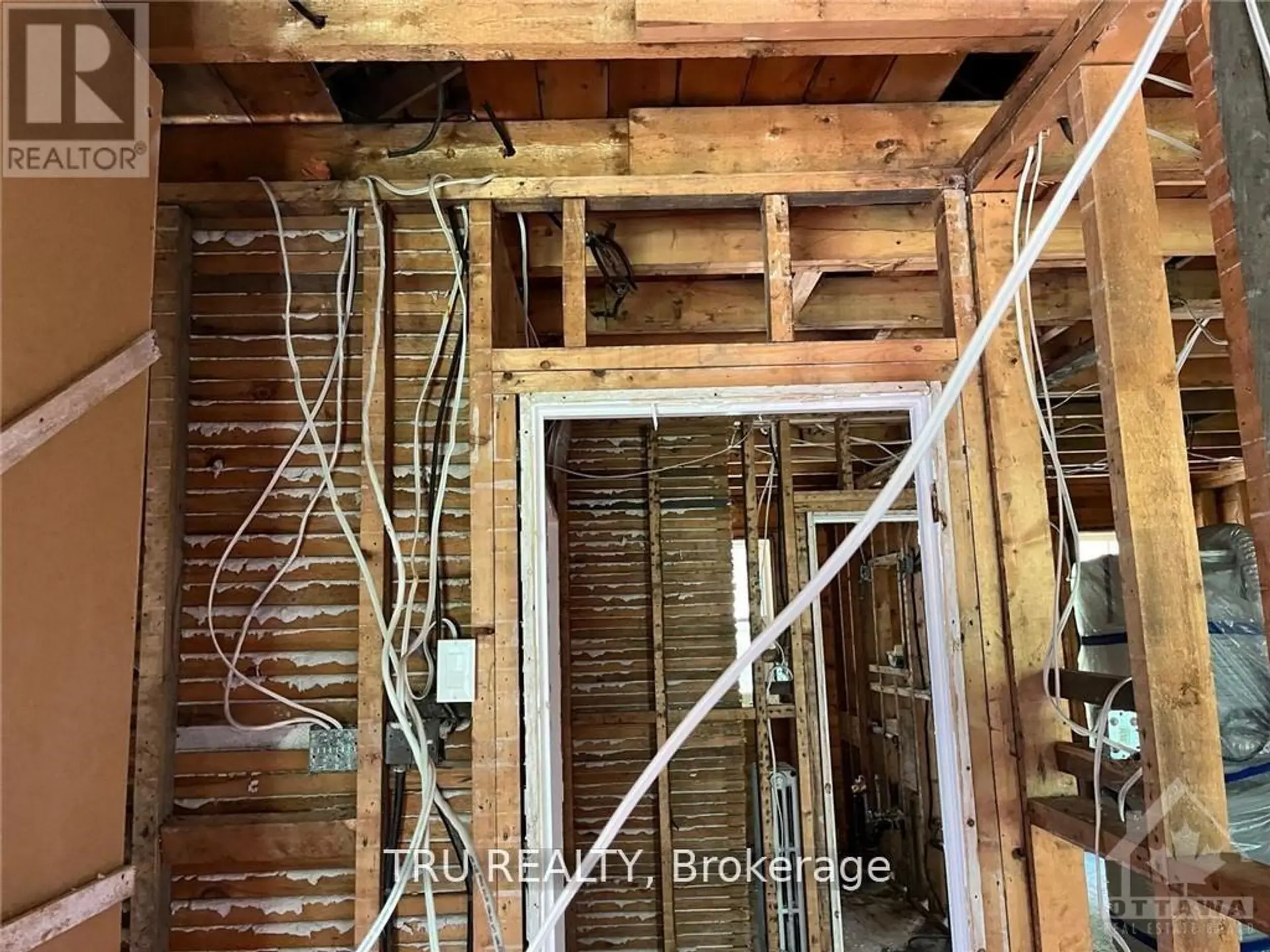 102 PUTMAN AVENUE - Image 10