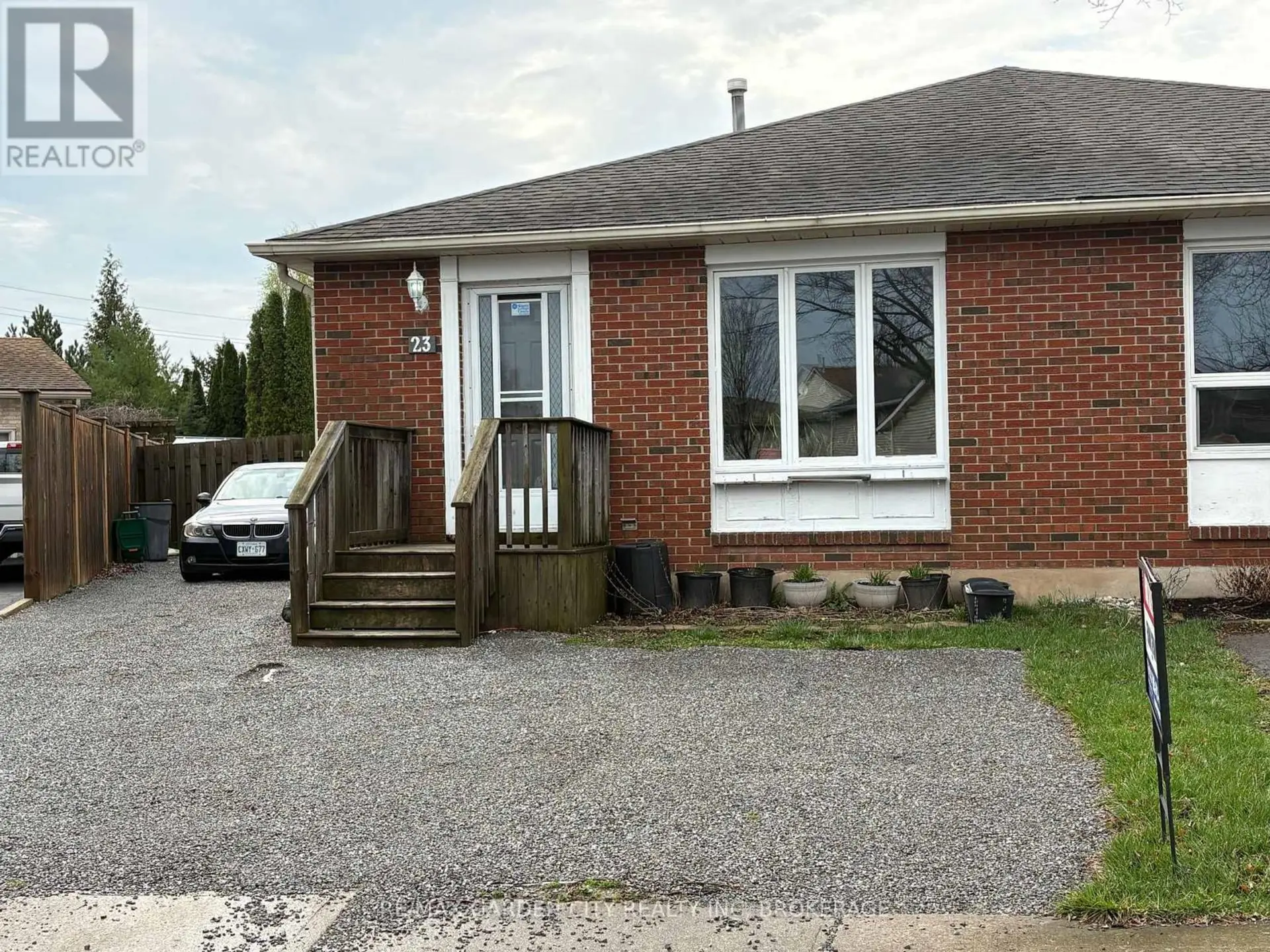 23 POPLAR CRESCENT - Image 1