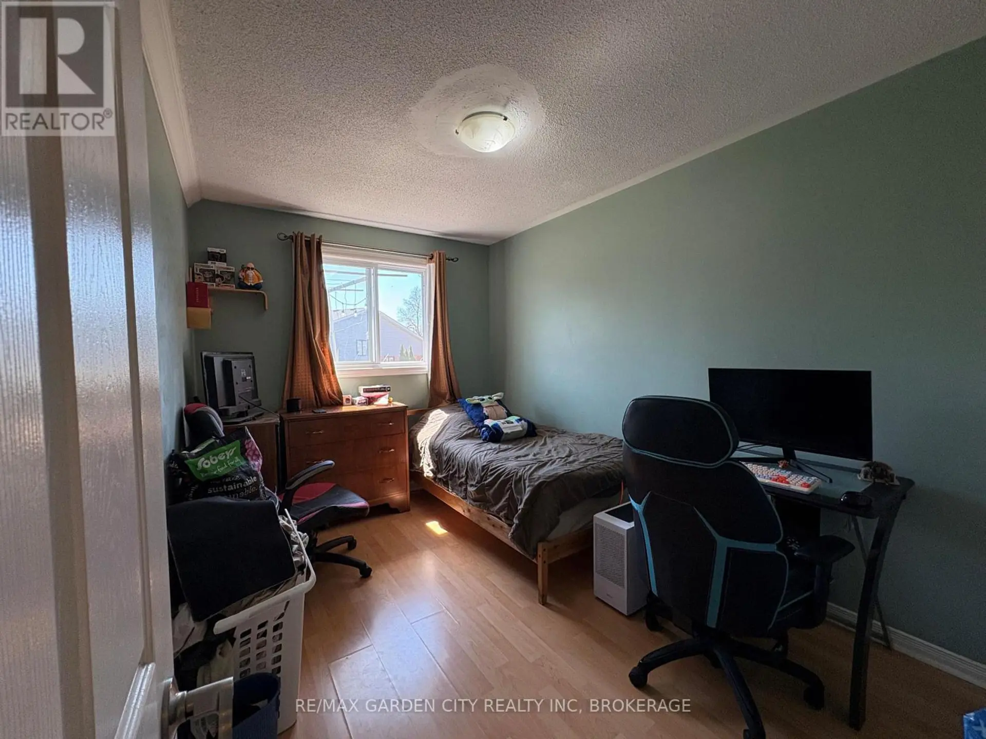 23 POPLAR CRESCENT - Image 12