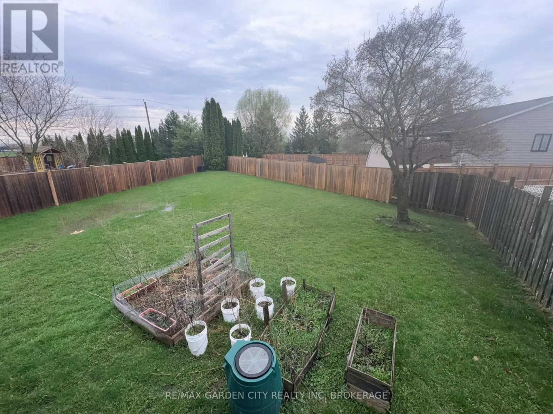 23 POPLAR CRESCENT - Image 15