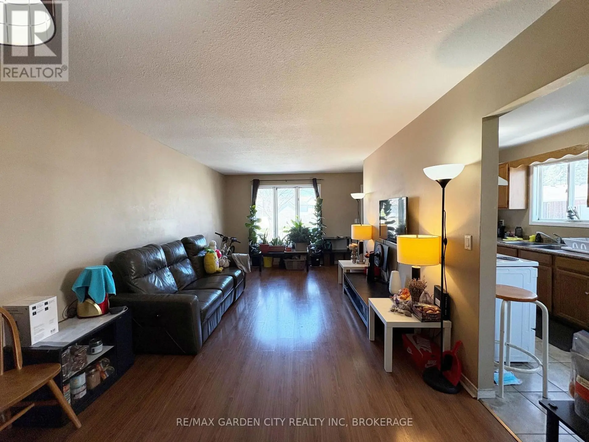23 POPLAR CRESCENT - Image 2