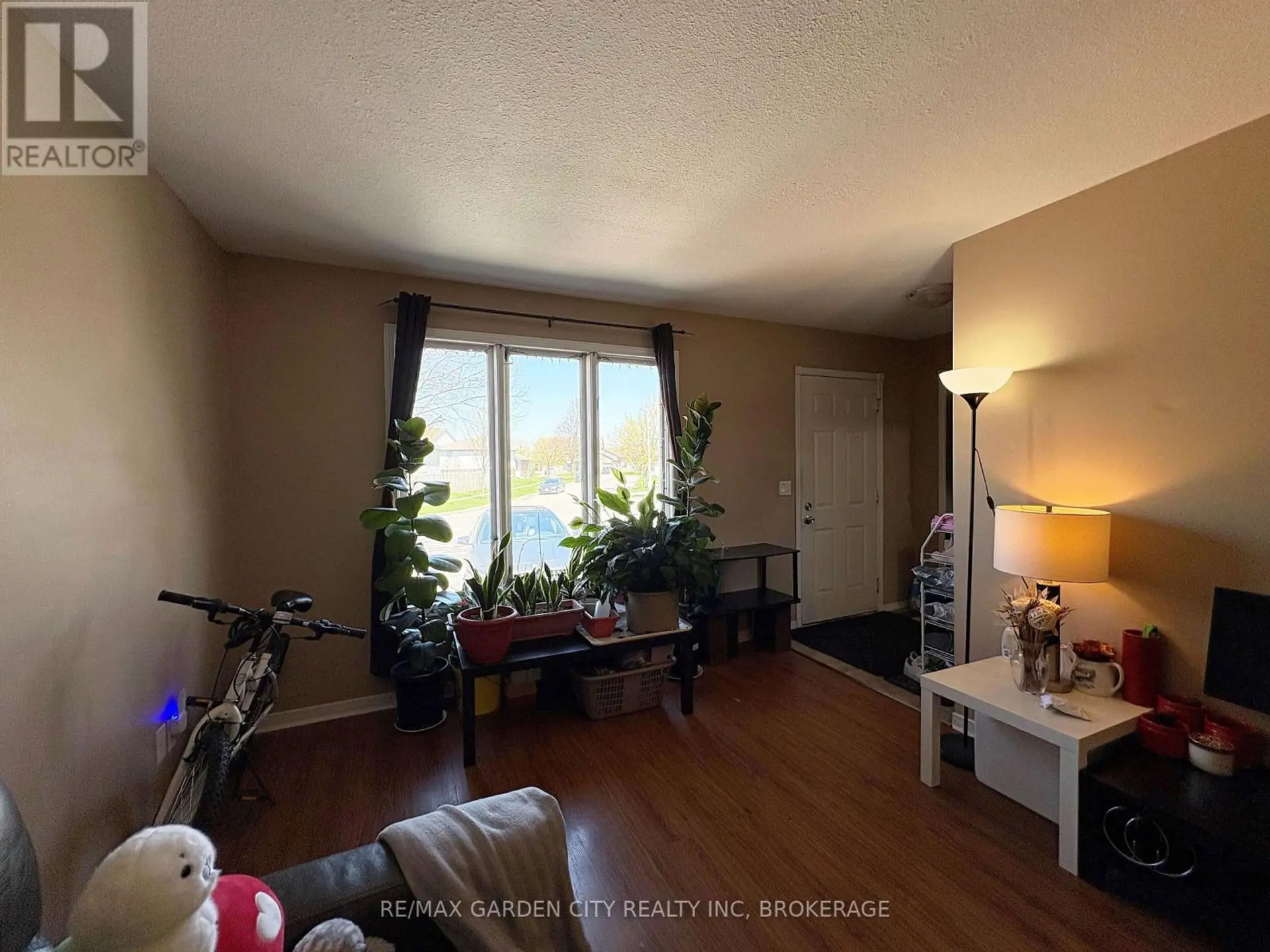 23 POPLAR CRESCENT - Image 4