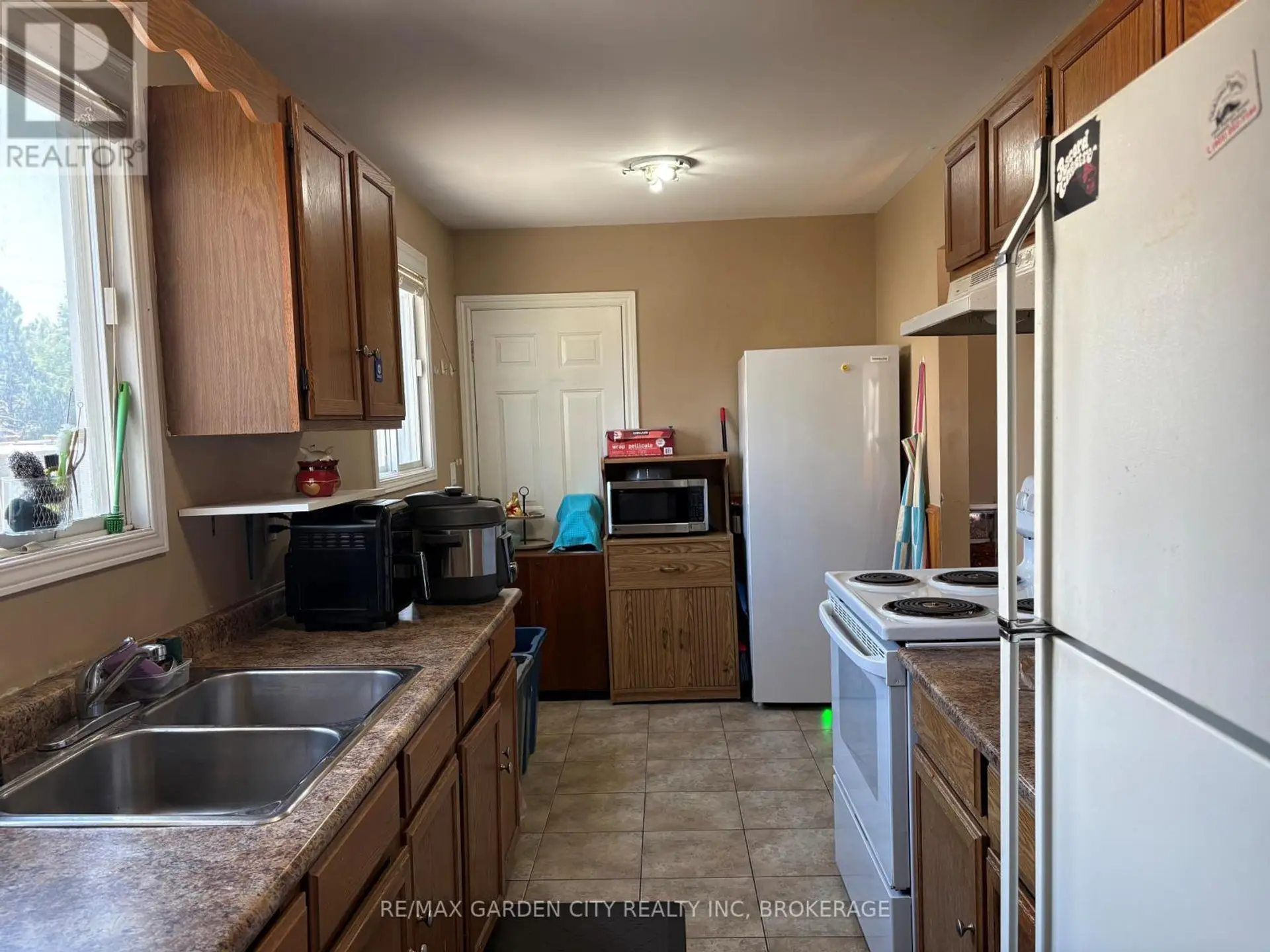 23 POPLAR CRESCENT - Image 7