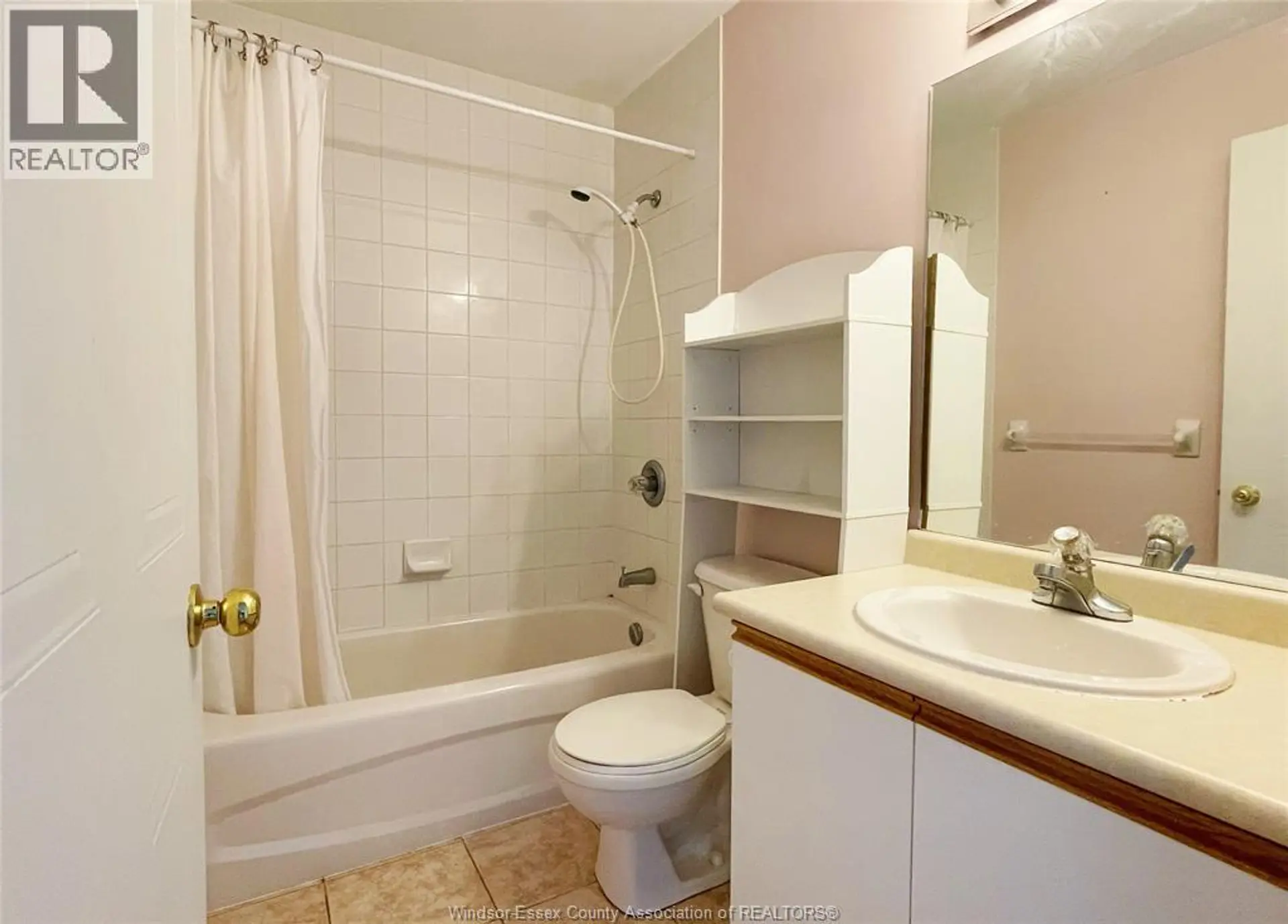 #211 1547 Grand Marais ROAD West - Image 13