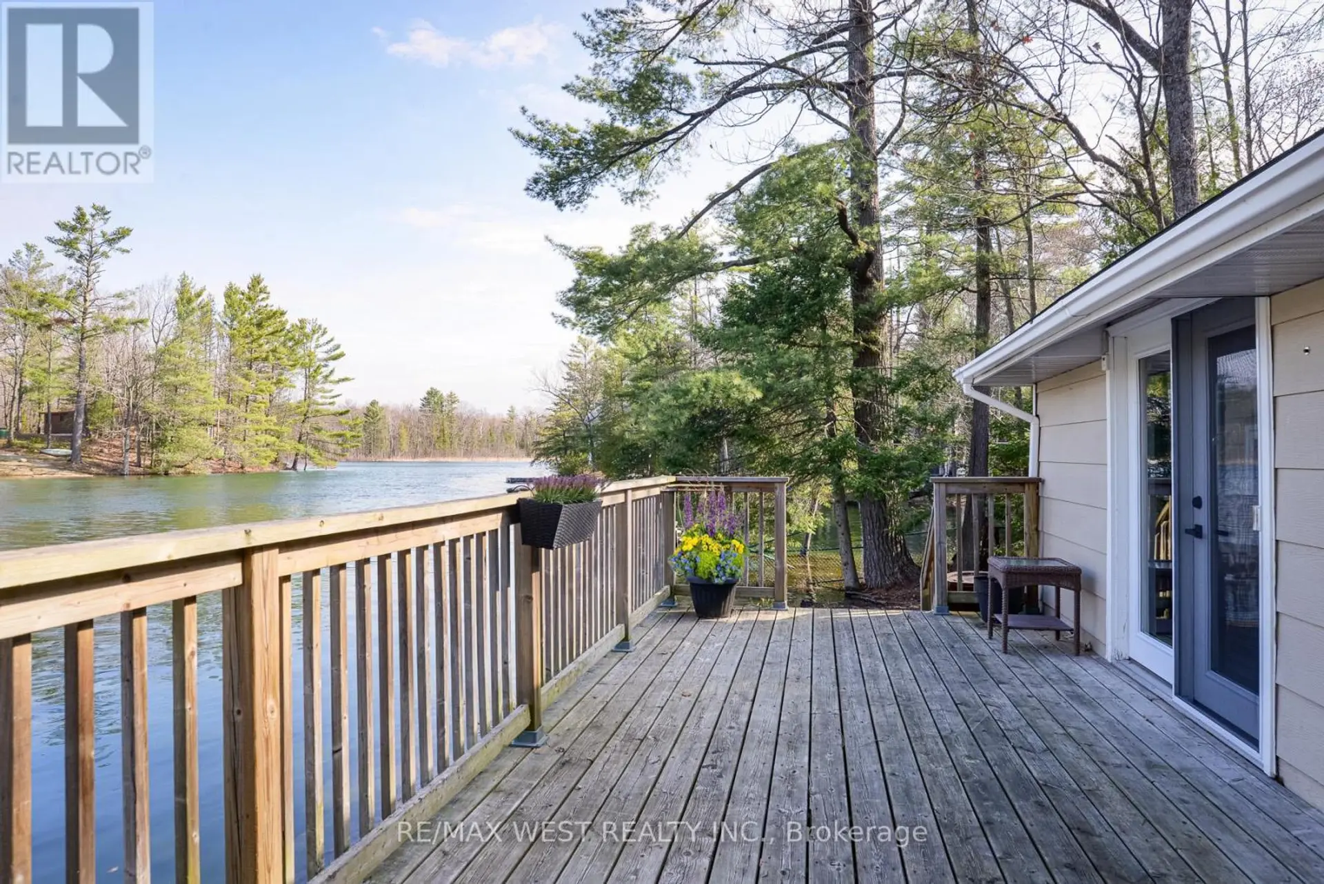 8060 OAKRIDGE DRIVE - Image 11