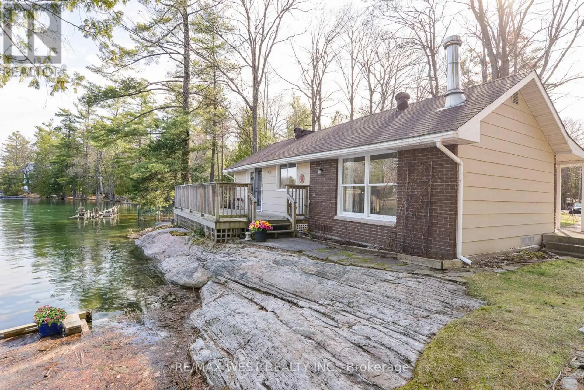 8060 OAKRIDGE DRIVE - Image 12
