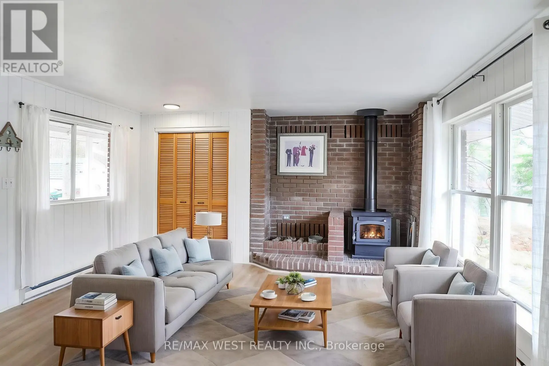 8060 OAKRIDGE DRIVE - Image 8