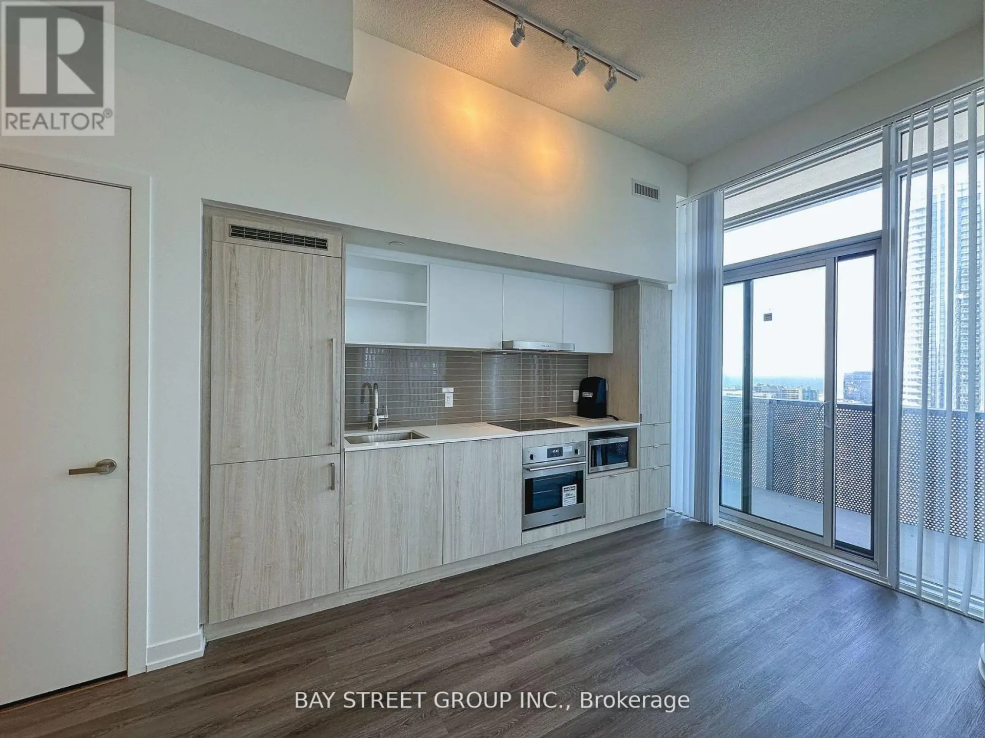 #4909 138 DOWNES STREET - Image 2