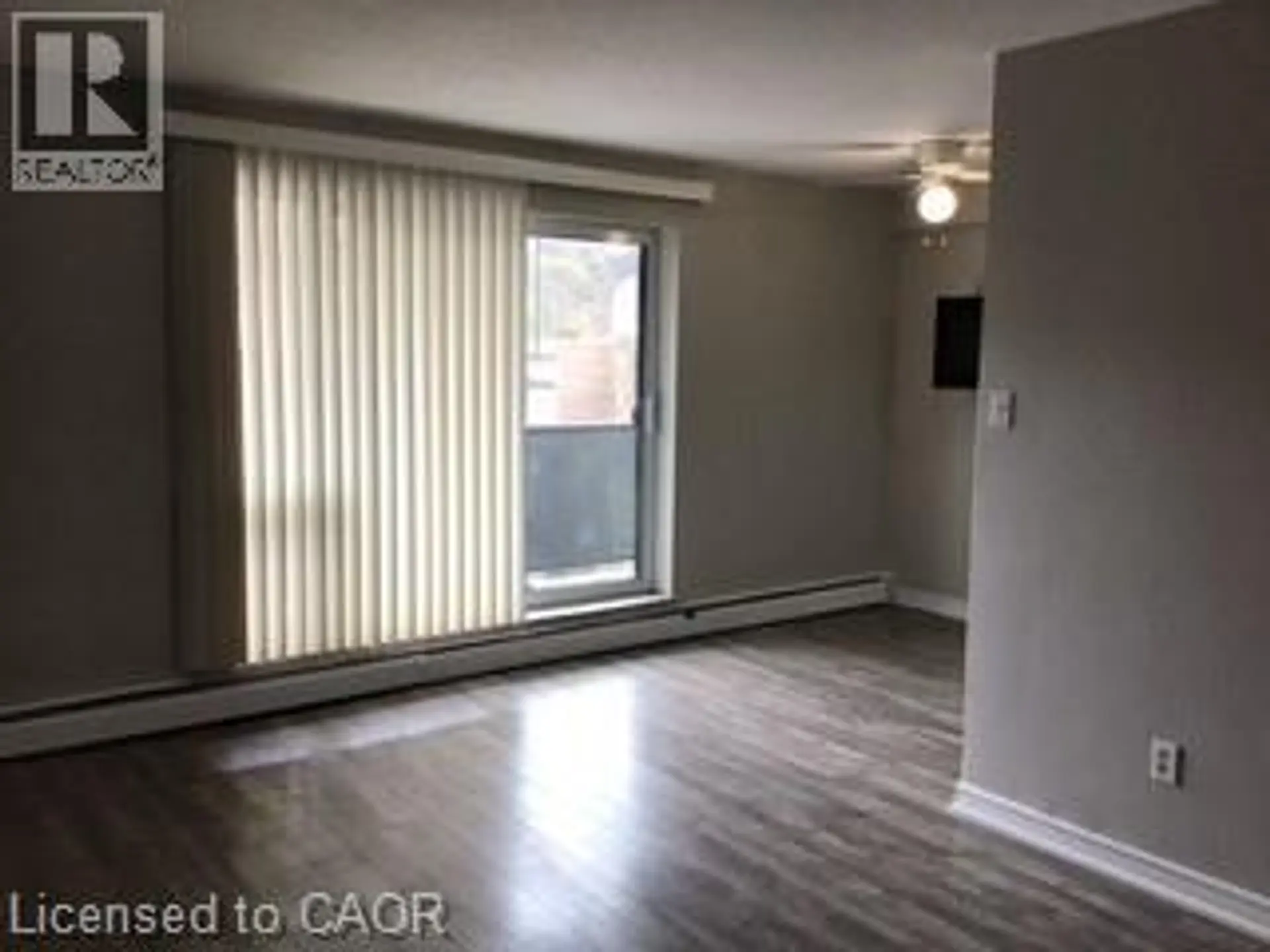 #904 81 E CHARLTON Avenue E - Image 3