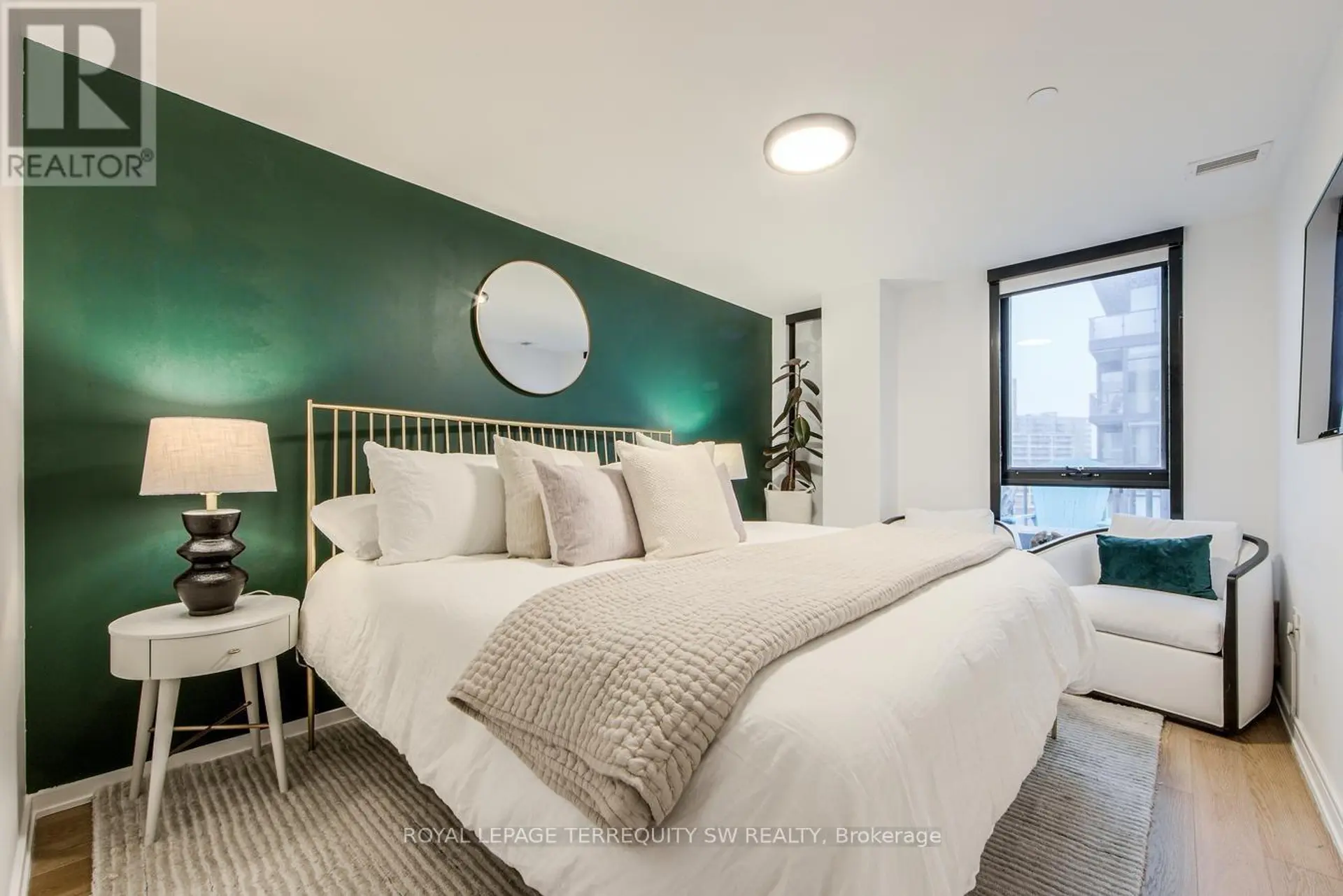 #901 41 DOVERCOURT ROAD - Image 9