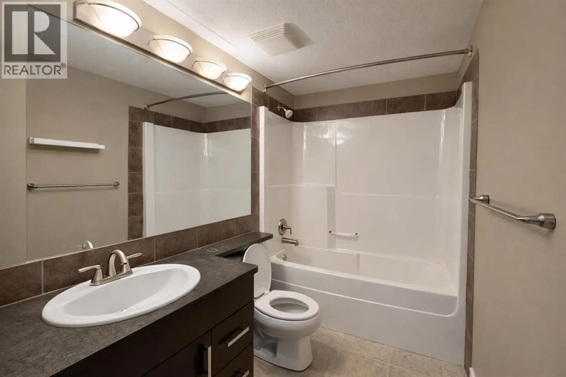 #2 189 Silkstone Road W - Image 11