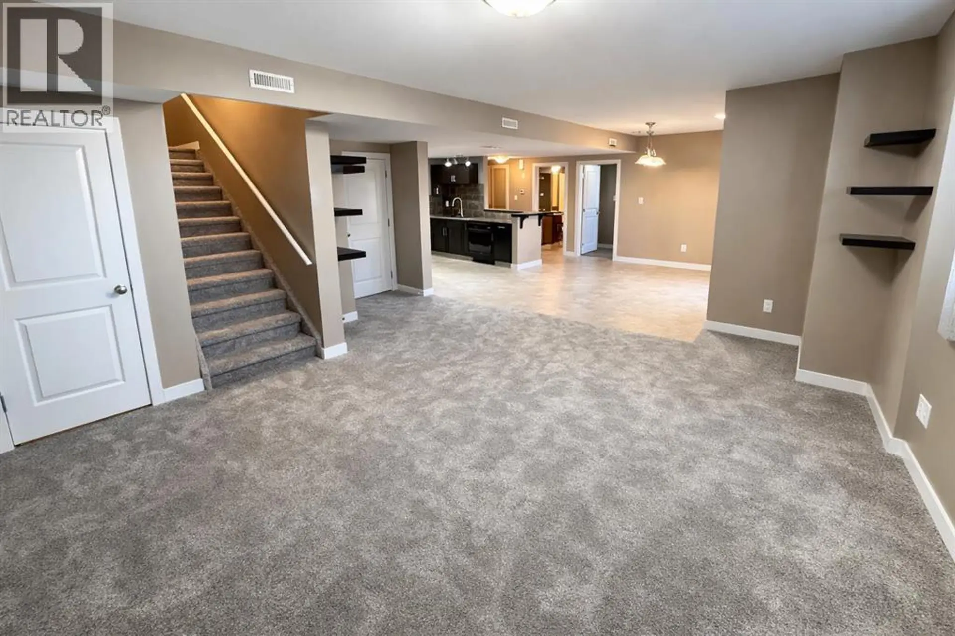 #2 189 Silkstone Road W - Image 2