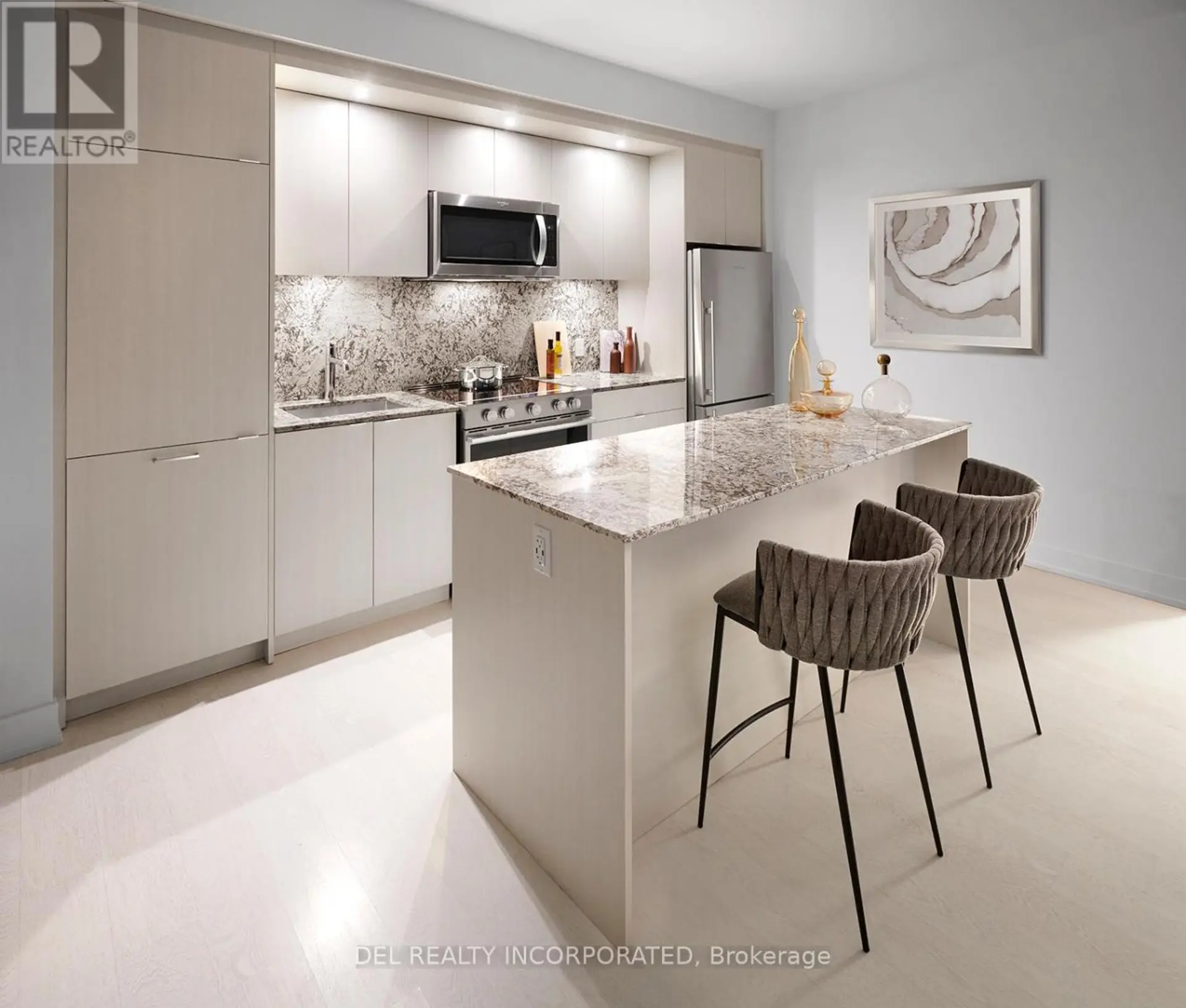 #214 30 INN ON THE PARK DRIVE - Image 8