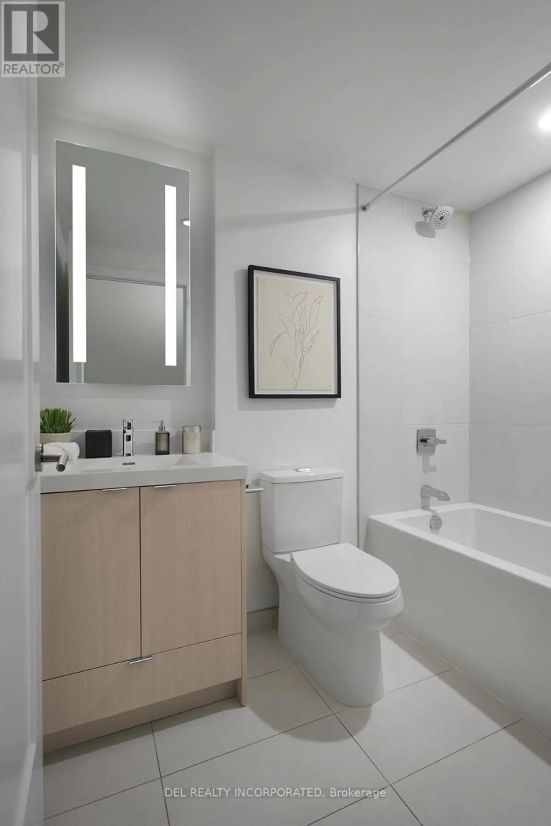 #214 30 INN ON THE PARK DRIVE - Image 15
