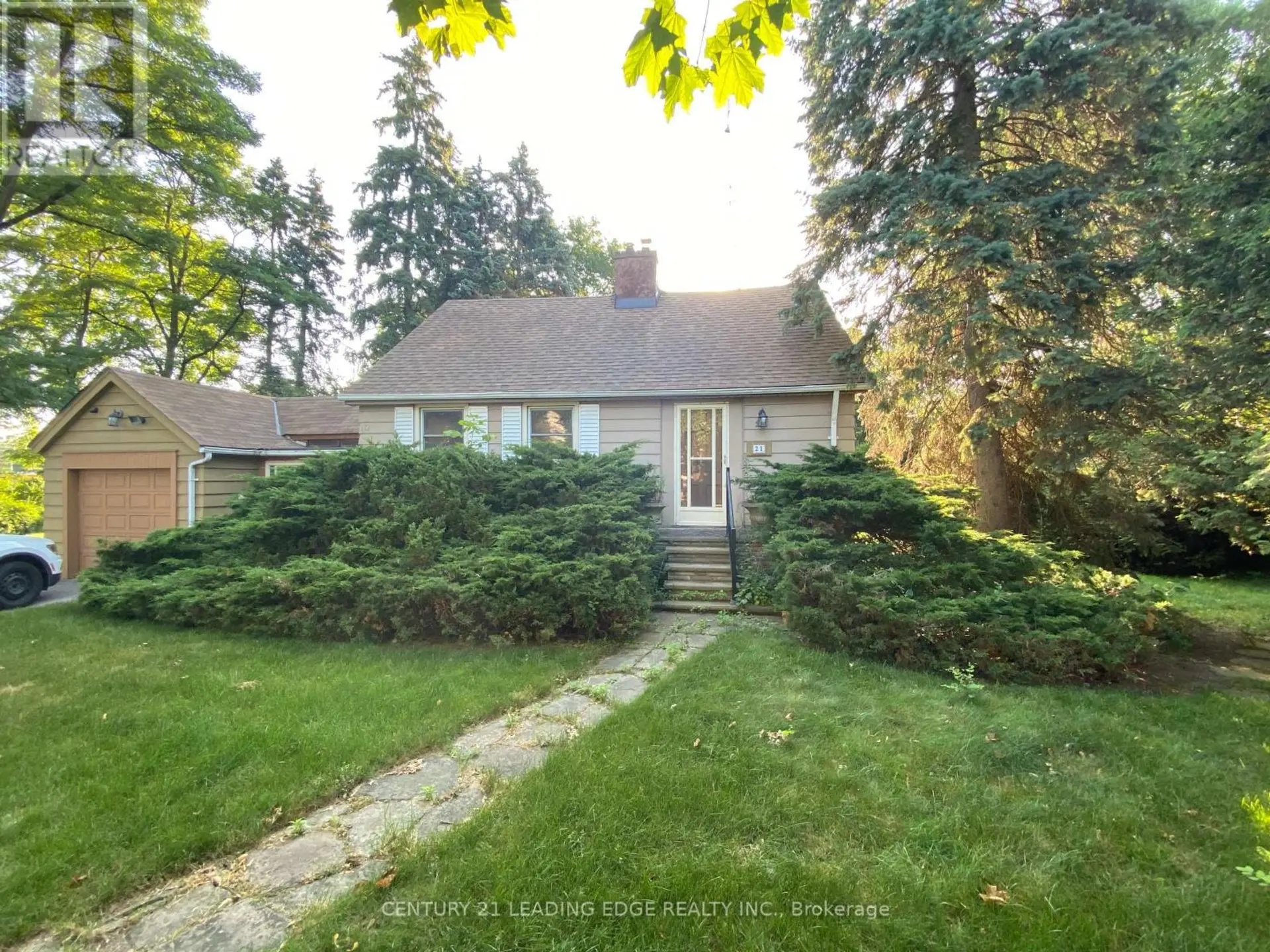 21 FAIRCROFT BOULEVARD - Image 1