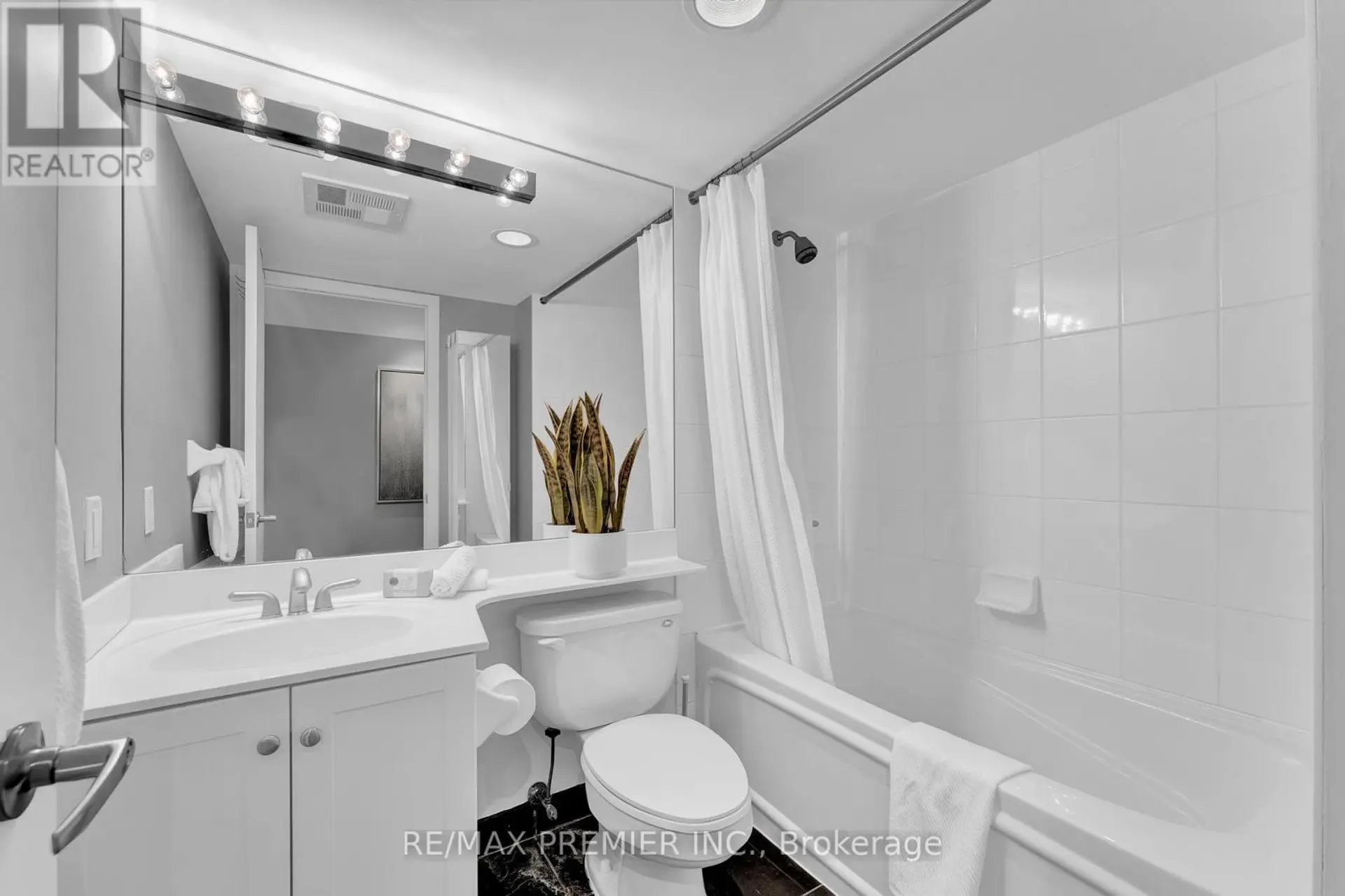 #4407 210 VICTORIA STREET - Image 20
