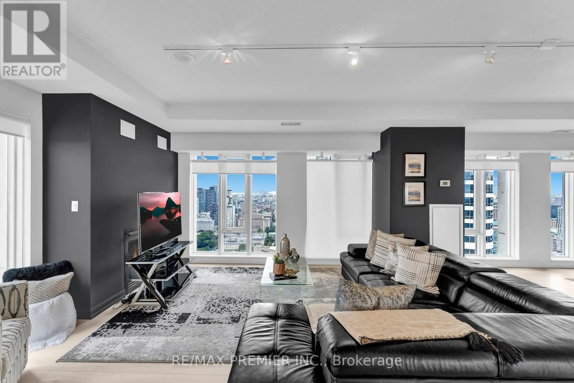 #4407 210 VICTORIA STREET - Image 9