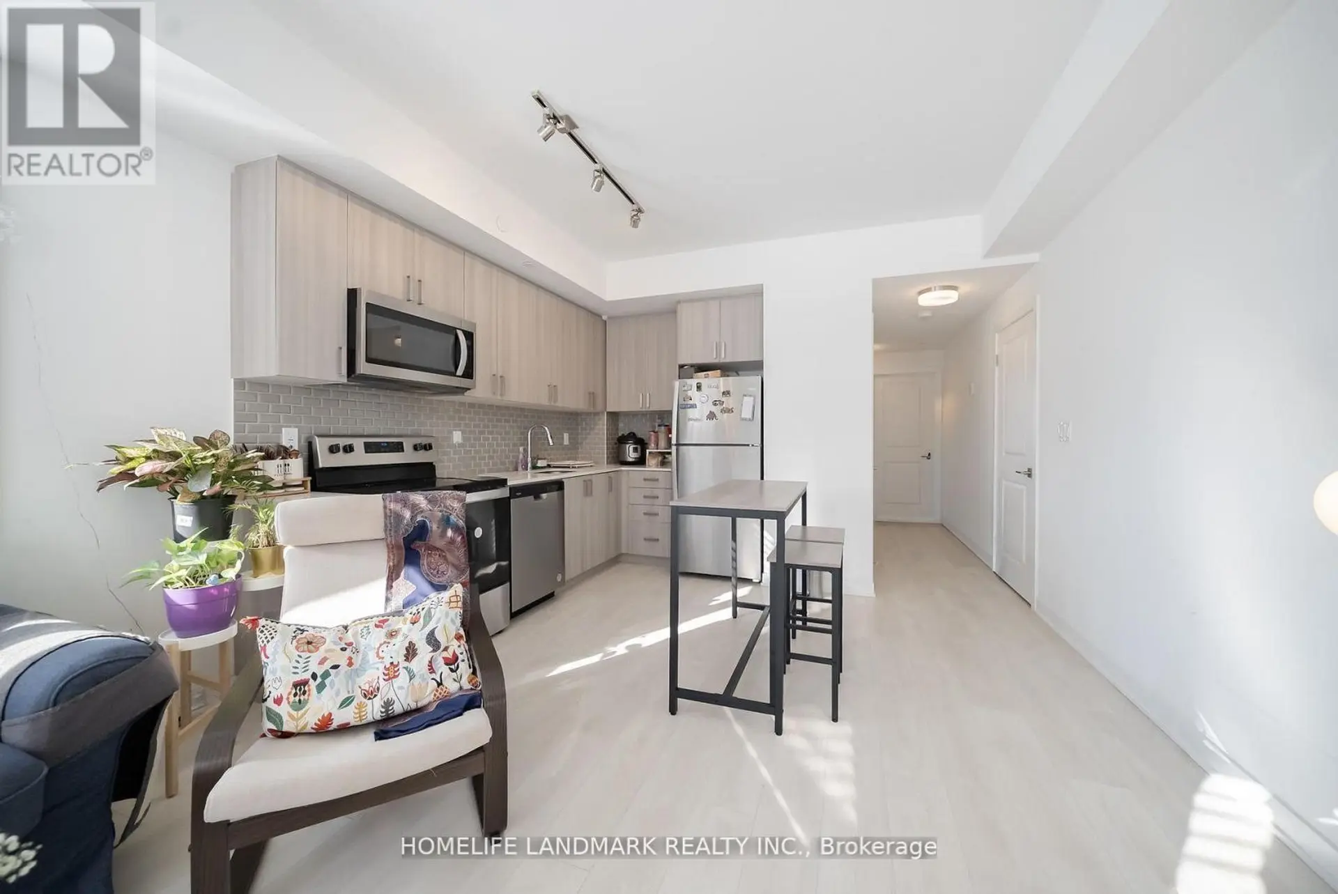 #2 4015 HICKORY DRIVE - Image 10