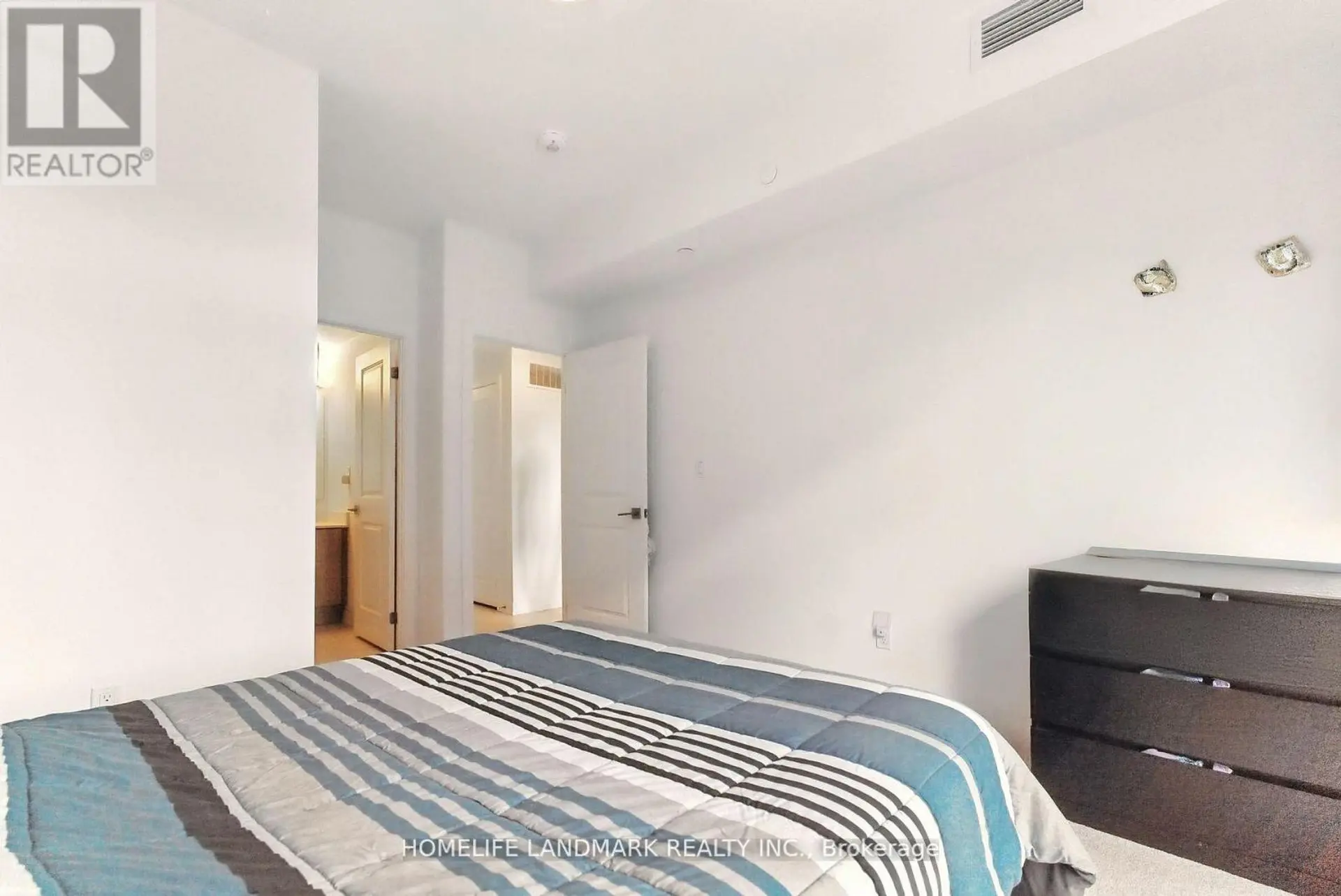 #2 4015 HICKORY DRIVE - Image 13